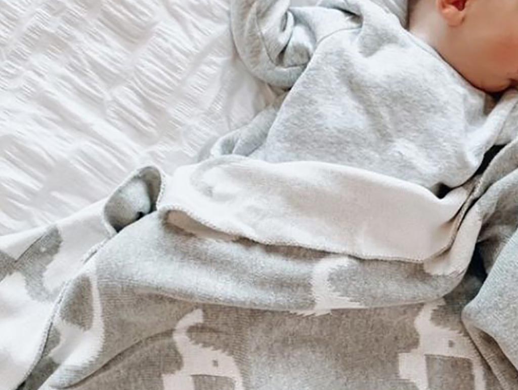 Soft Grey Cotton Knit Elephant Baby Blanket - Cozy Nursery Blanket for Newborns & Toddlers - Perfect for Cuddling, Swaddling and Photo Props