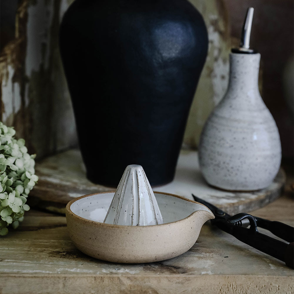 Premium Ceramic Juicer - Handmade Durable Citrus Press for Fresh Lemon, Orange & Lime Juice - Perfect for Cocktails, Baking & Healthy Drinks