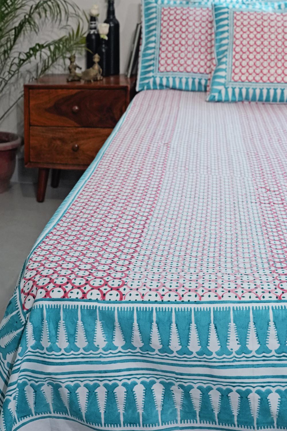 Premium Cloud Nest Hand Block Printed Cotton Percale Bedsheet Set - Soft & Breathable Luxury Bedding for Master Bedroom, Guest Room & Dorm - Queen Size (90x90 Inches)