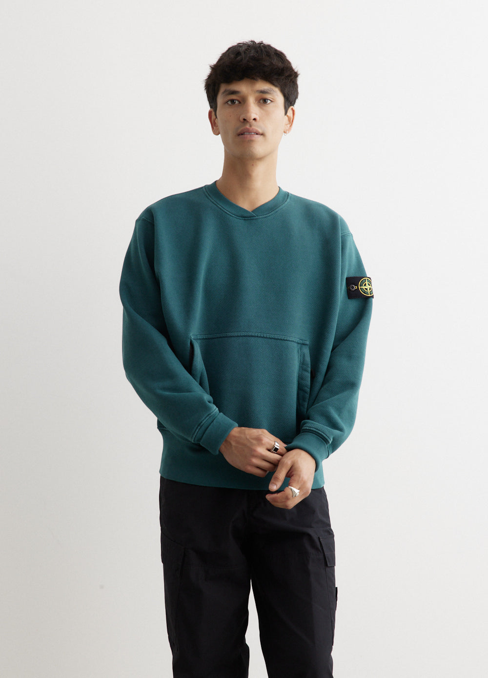 Oversized Sweatshirt with Badge Pouch Pocket - Comfortable & Stylish Pullover for Casual Wear, Work, or Travel