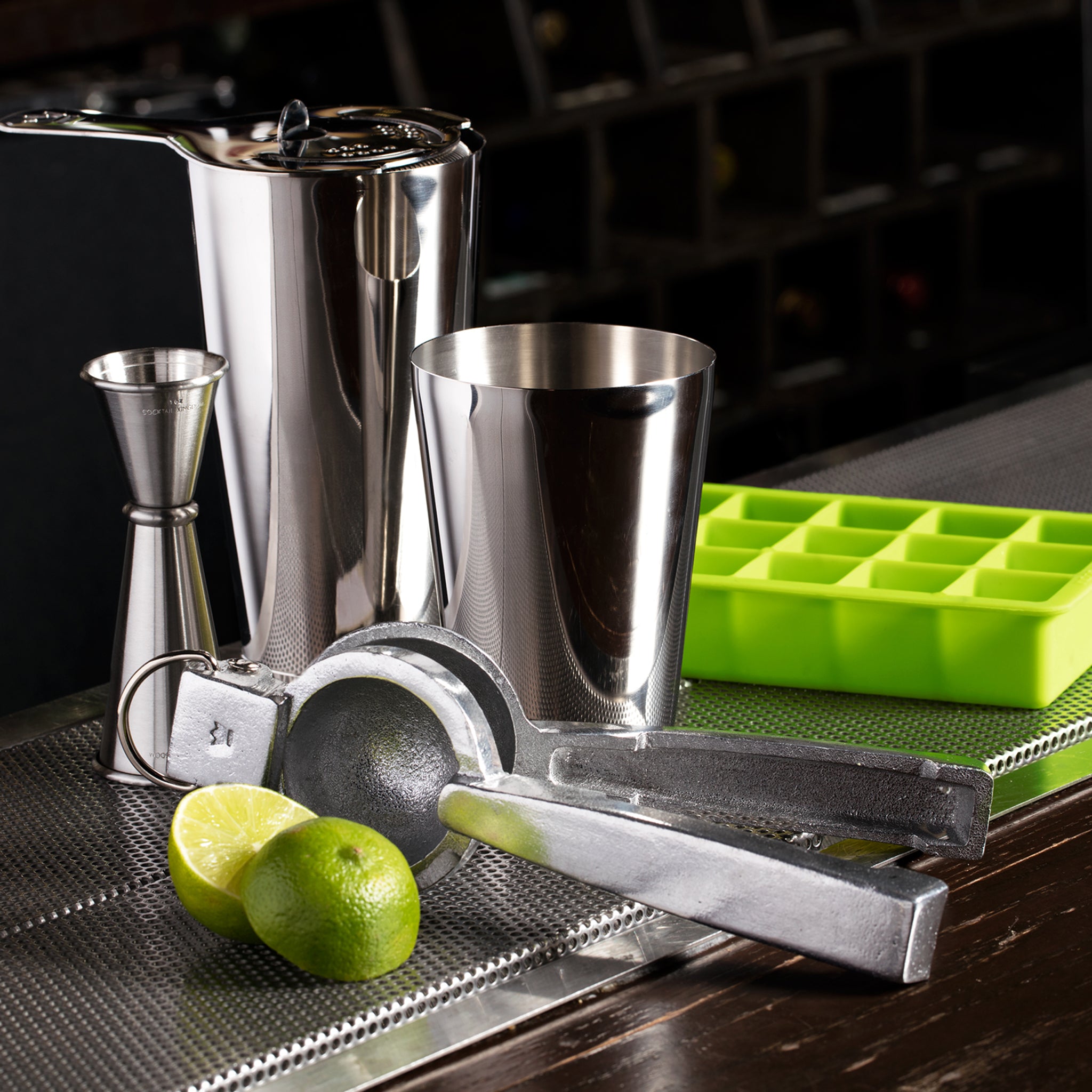 Premium Mexican Beehive™ Juicer - Heavy Duty Aluminum Citrus Press for Fresh Lime, Lemon & Orange Juice - Perfect for Cocktails, Cooking & Healthy Drinks