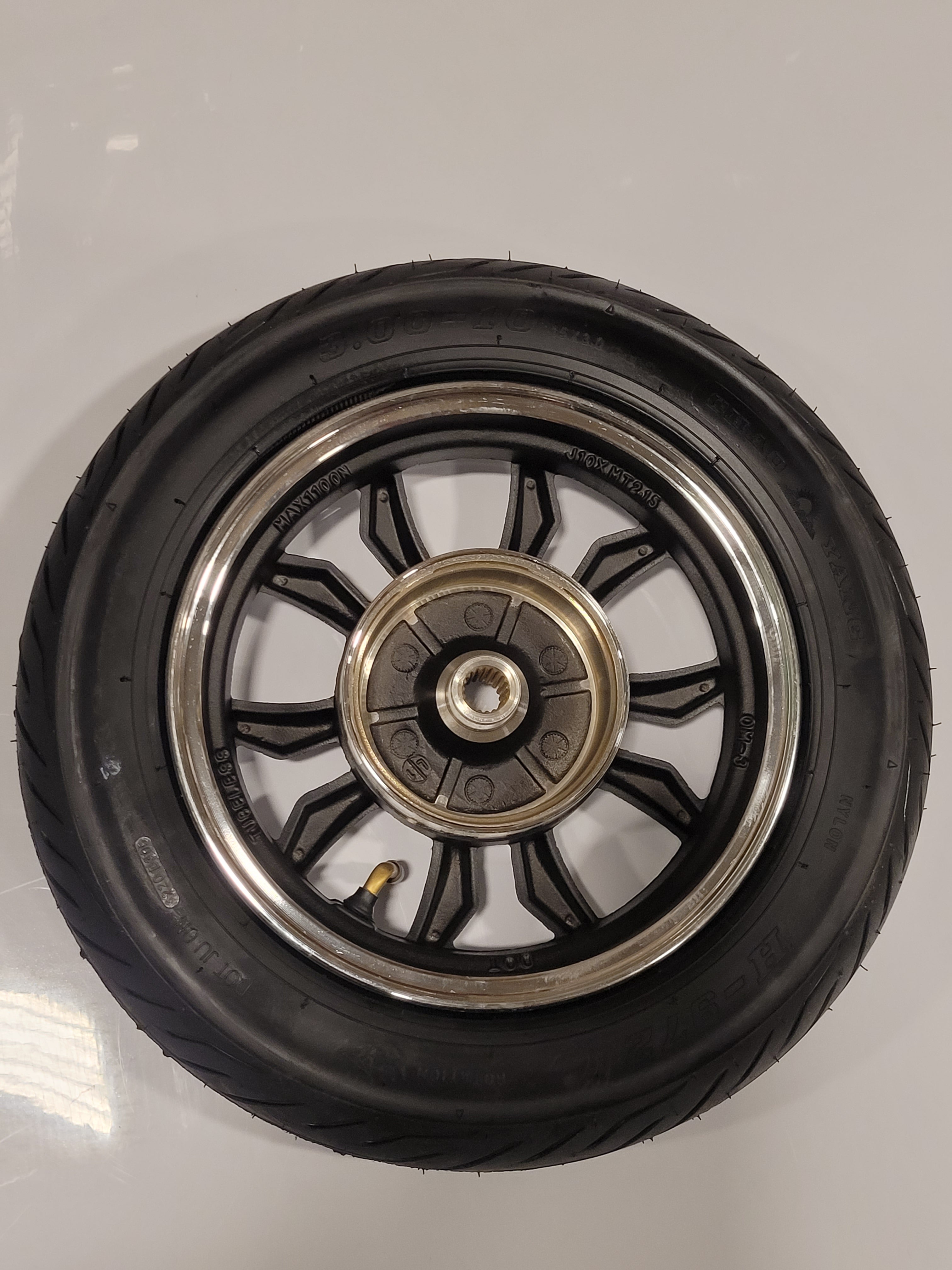 Regal Rear Wheel for Bikes - High Performance Replacement Bike Wheel for Mountain & Road Bicycles - Perfect for Commuting, Racing & Off-Road Adventures