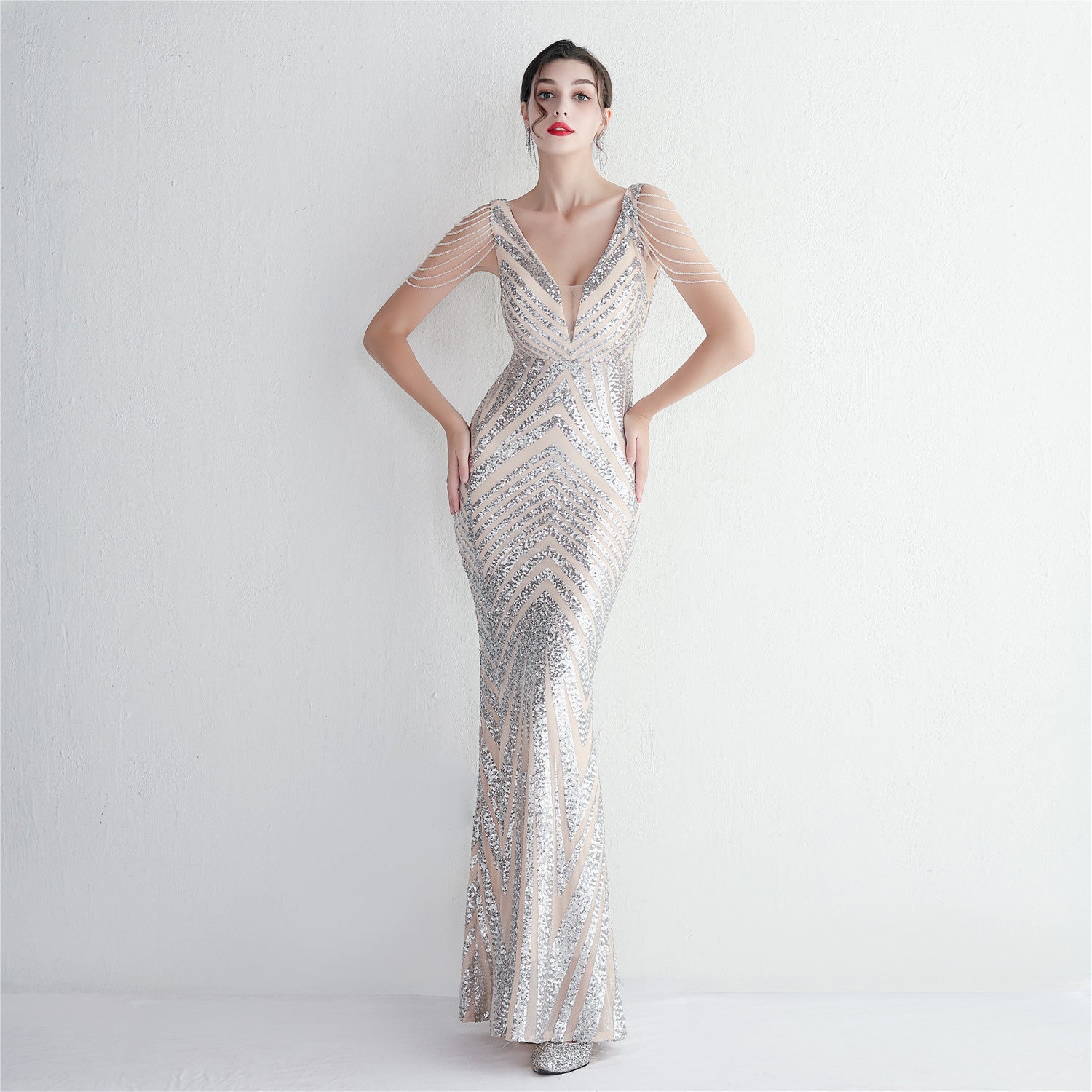 Elegant Long Sequin Beaded Evening Dress for Banquet & Party - Slim Fit Formal Gown with Floral Positioning Design for Women's Special Occasions