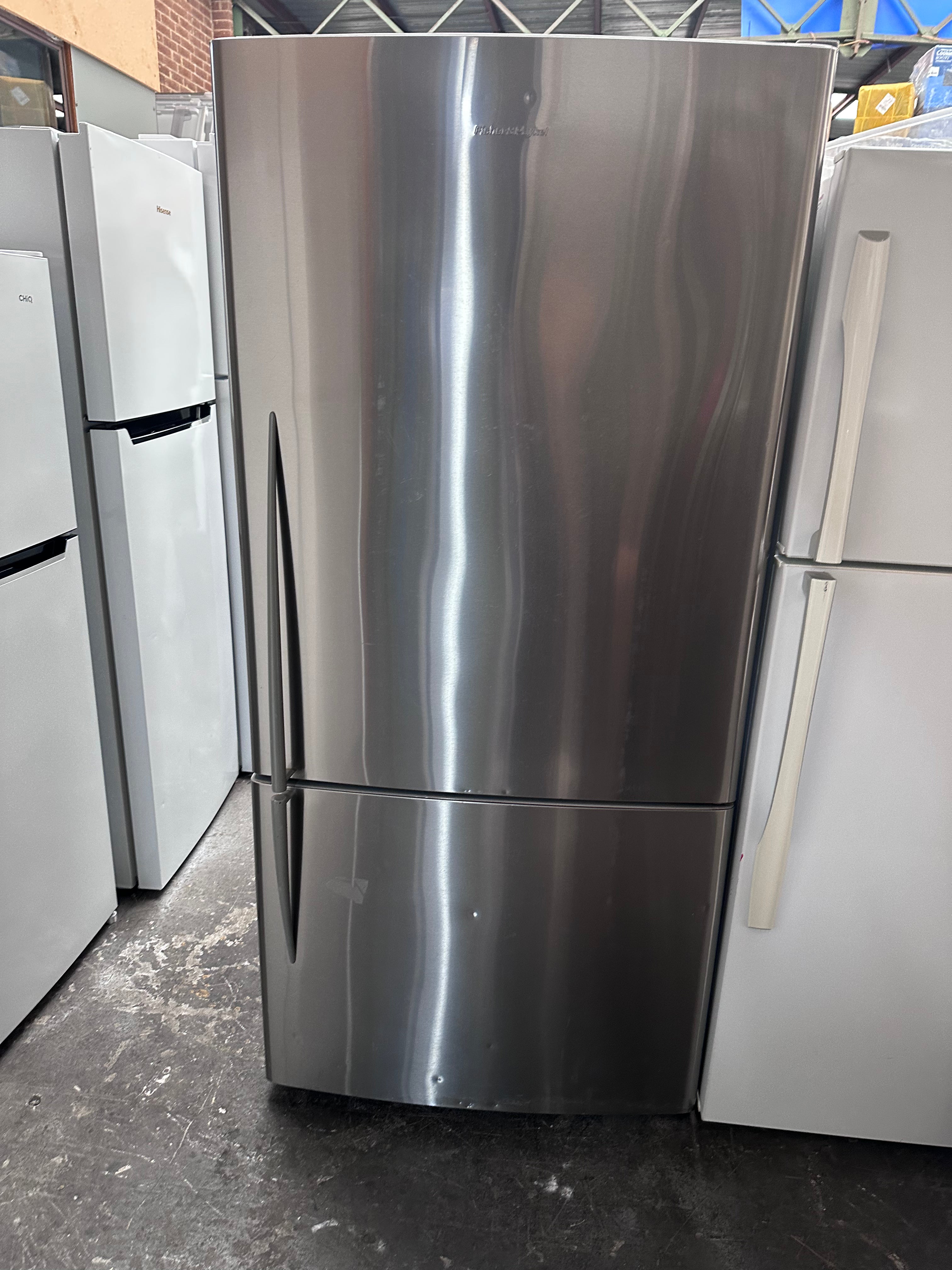Fisher & Paykel 519L Stainless Steel Bottom Freezer Refrigerator - Energy Efficient, Quiet Operation | Perfect for Modern Kitchens, Restaurants & Small Businesses [Certified Refurbished]