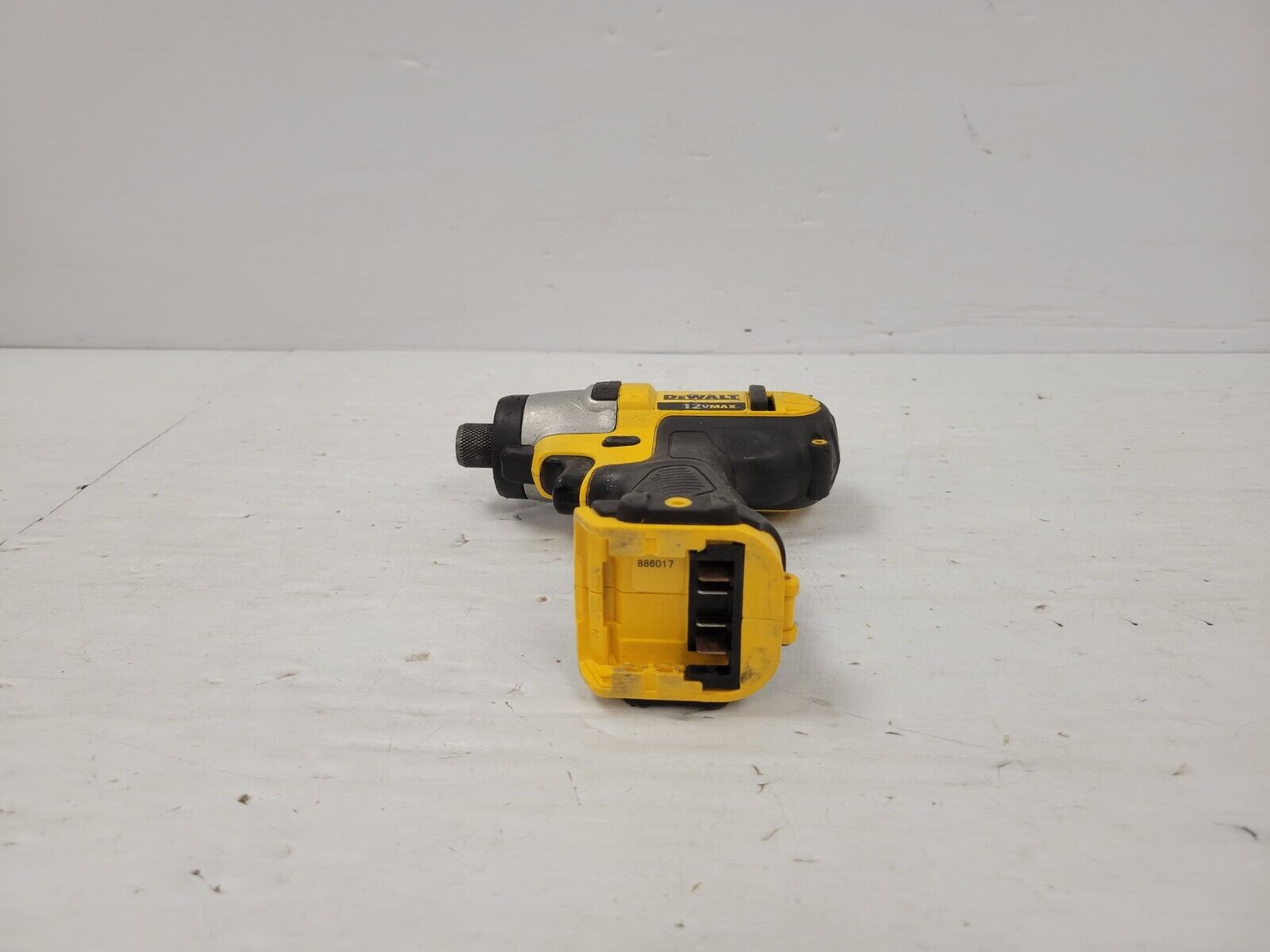 DEWALT DC1815 18V XRP Lithium-Ion Cordless Impact Driver - Powerful & Durable for Construction, Woodworking & DIY Projects