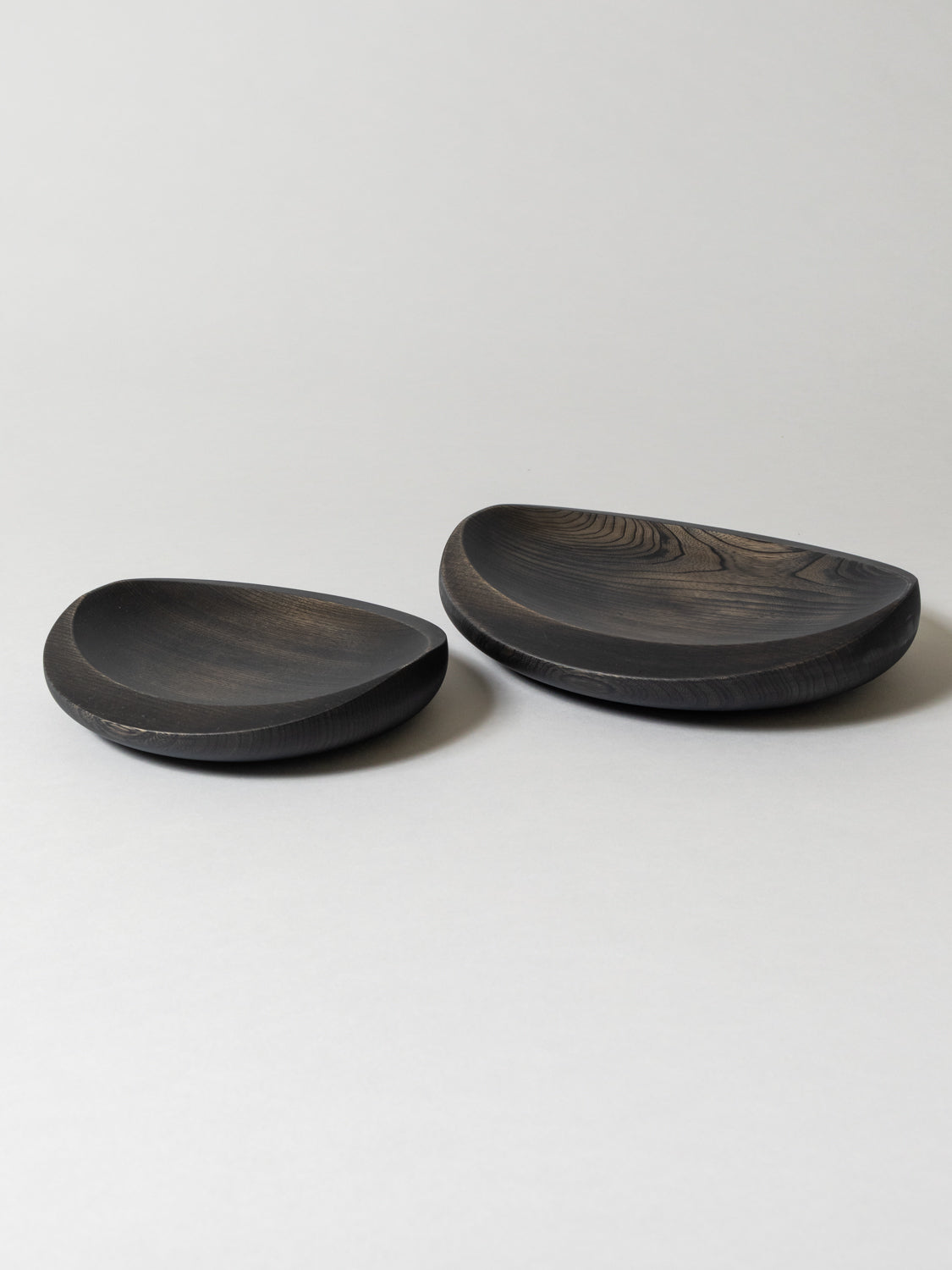 AEKA Thick Rim Dinner Plate - 10.5 Inch Black Ceramic Plate for Dining, Restaurants & Home Decor | Elegant Tableware for Everyday Meals & Special Occasions
