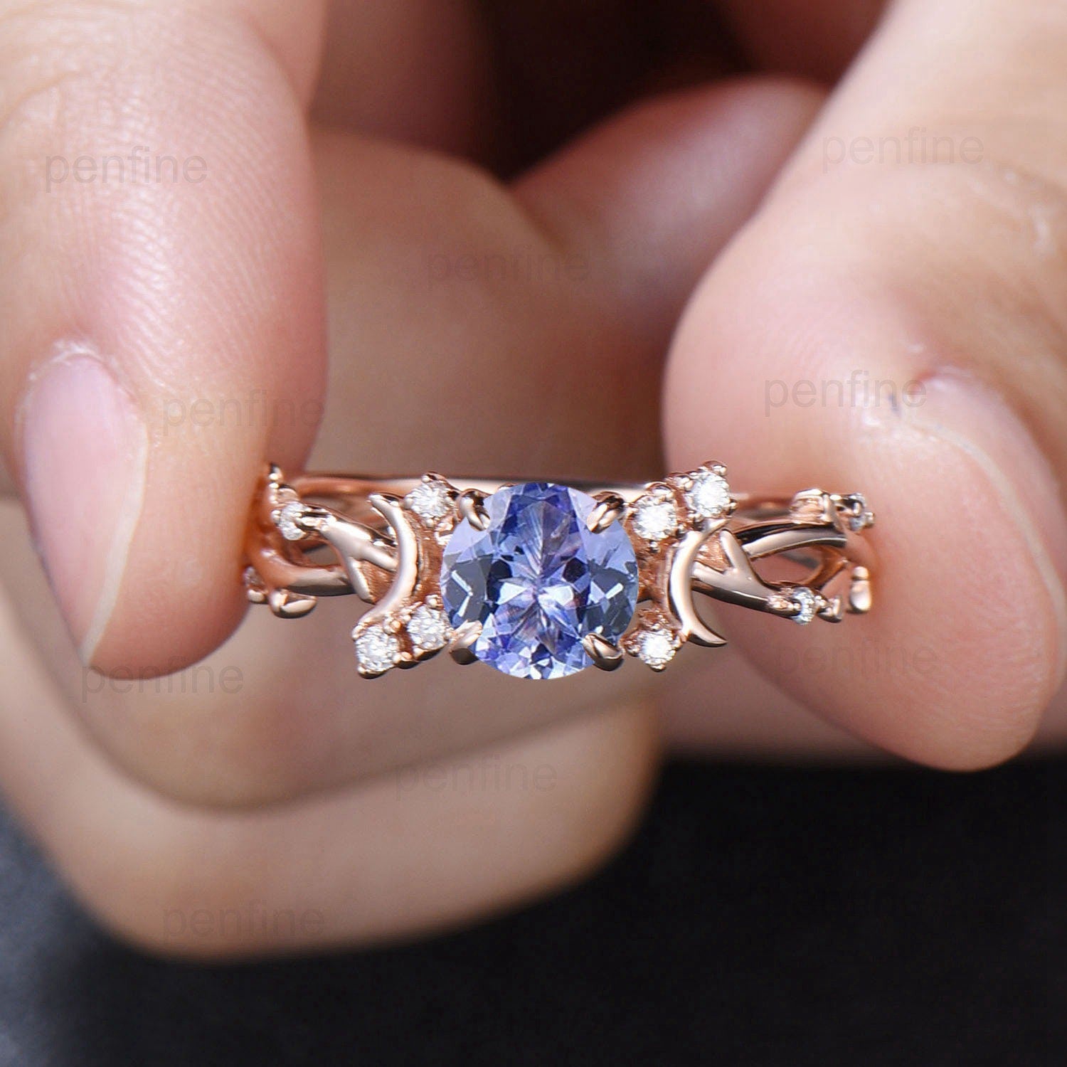 Vintage Tanzanite and Diamond Engagement Ring for Women - Elegant Round Tanzanite Wedding Band with Leaf Design, Nature Inspired Branch Style Proposal Gift (Perfect for Romantic Proposals, Anniversaries, and Special Occasions)