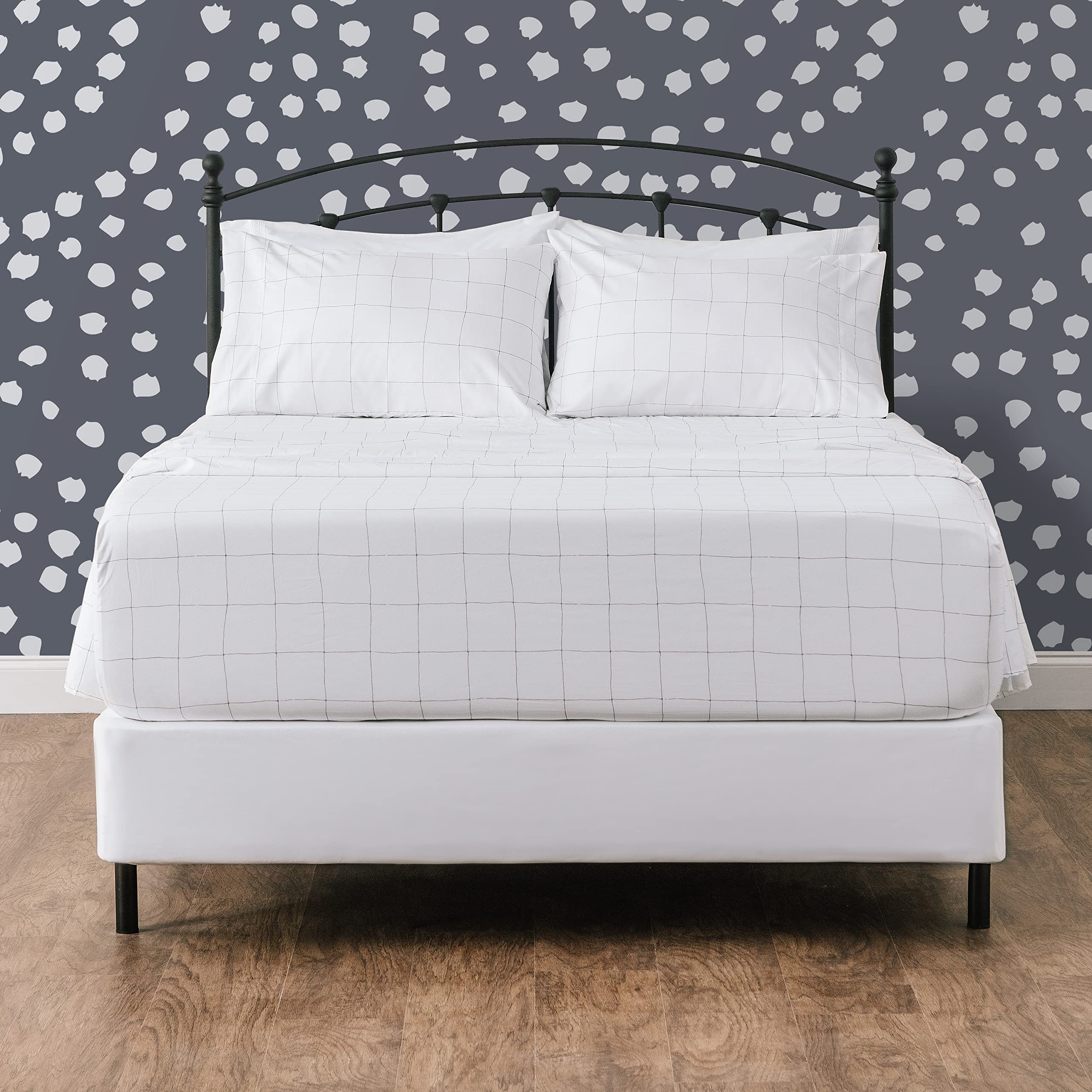 Chanasya Premium Printed Queen Bed Sheet Set 4-Piece - Soft Hand Drawn Plaid Pattern Microfiber Sheets - 1 Flat Sheet, 1 Fitted Sheet, 2 Pillowcases - Wrinkle & Fade Resistant - White - Queen Size for Cozy Bedroom Decor & Comfortable Sleep