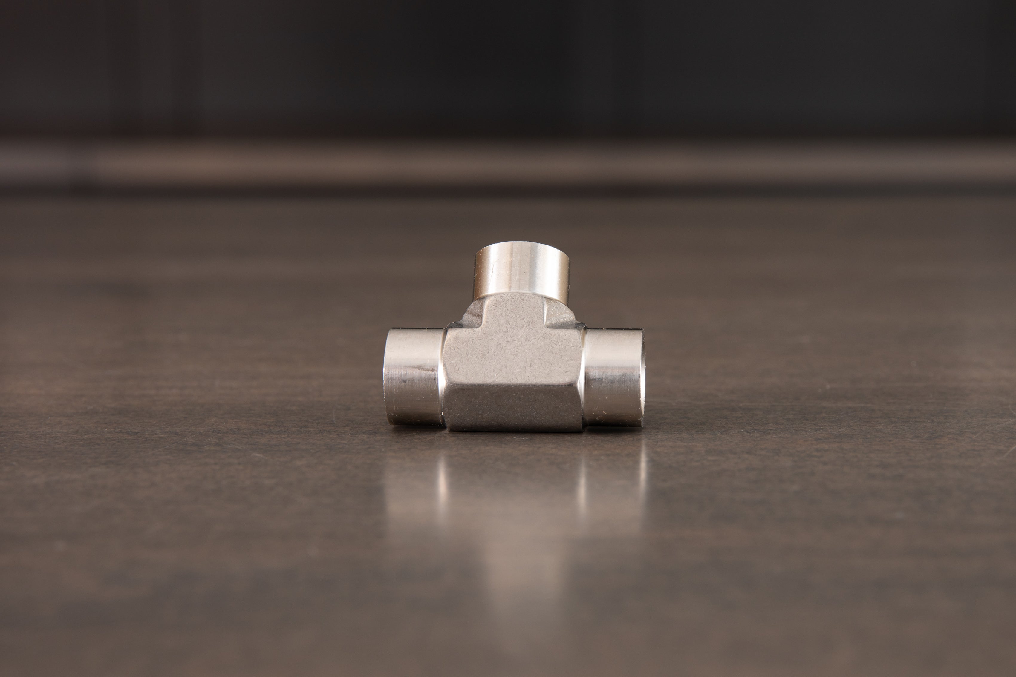 Stainless Steel 3/8 NPT Female Tee Fitting - Corrosion Resistant Pipe Connector for Plumbing, Hydraulic & Pneumatic Systems | Perfect for Water, Gas & Oil Applications