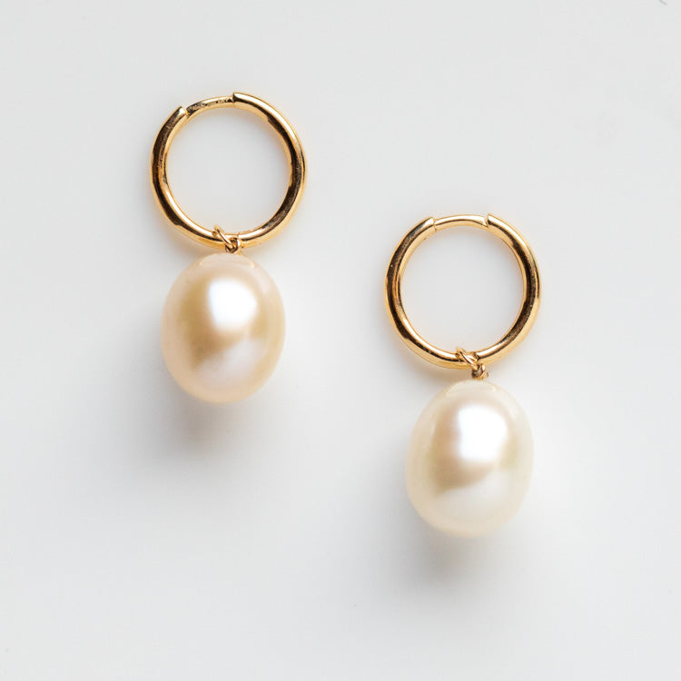 Solid Gold Elegant Pearl Huggie Earrings for Women - Dainty & Stylish Hoop Earrings for Everyday Wear, Gift Giving & Special Occasions