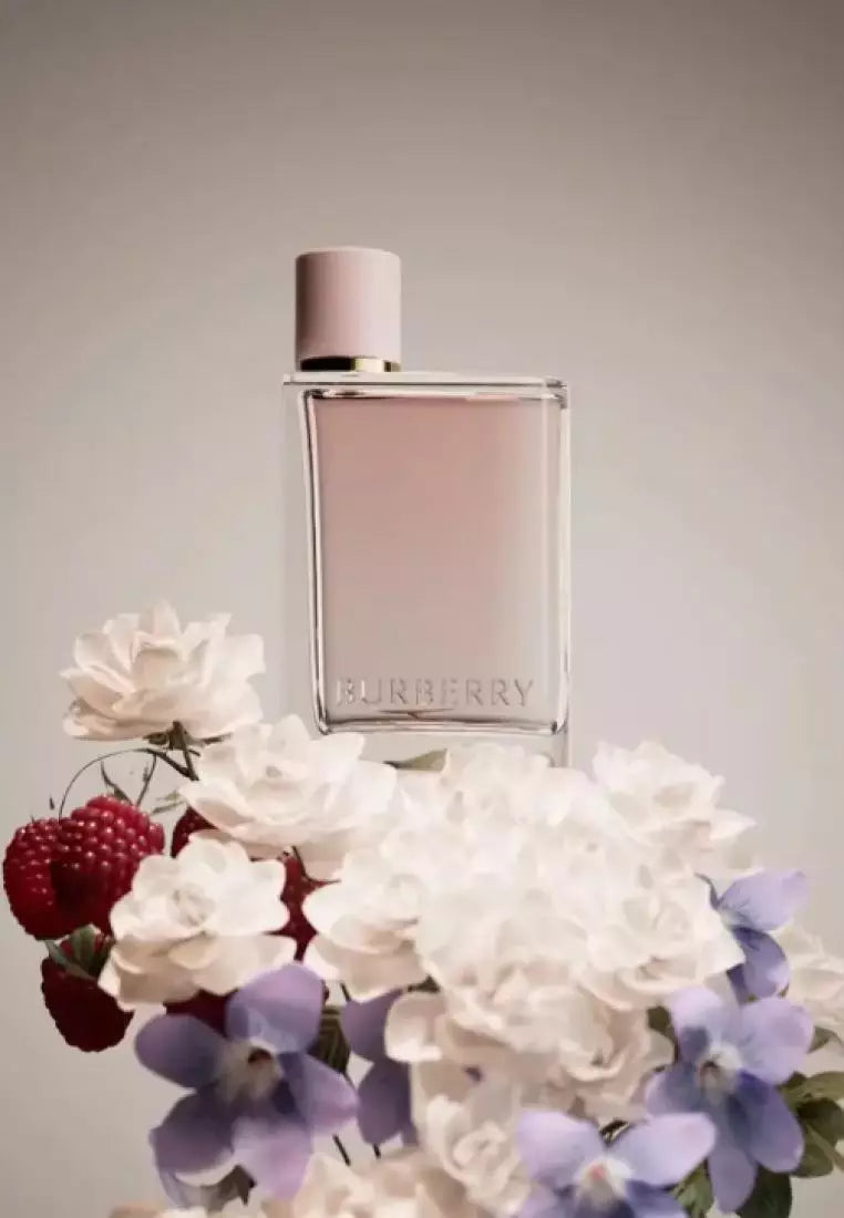 Burberry Her Eau de Parfum for Women - Floral Fruity Perfume with Notes of Strawberry, Blackberry & Jasmine - Long Lasting Luxury Fragrance for Date Night & Special Occasions