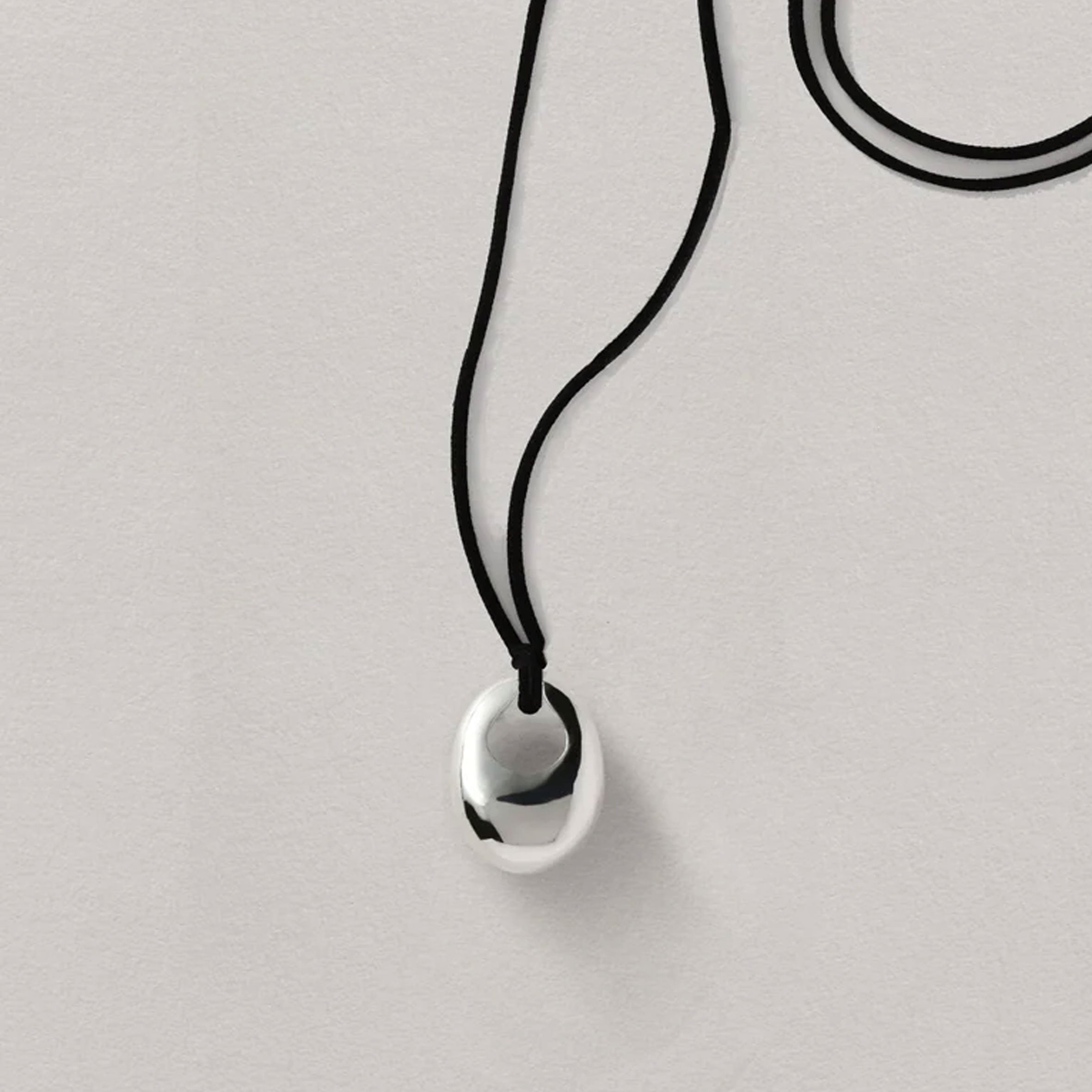 Elegant Sloping Pendant Necklace in Sterling Silver - Perfect for Date Nights, Parties & Special Occasions