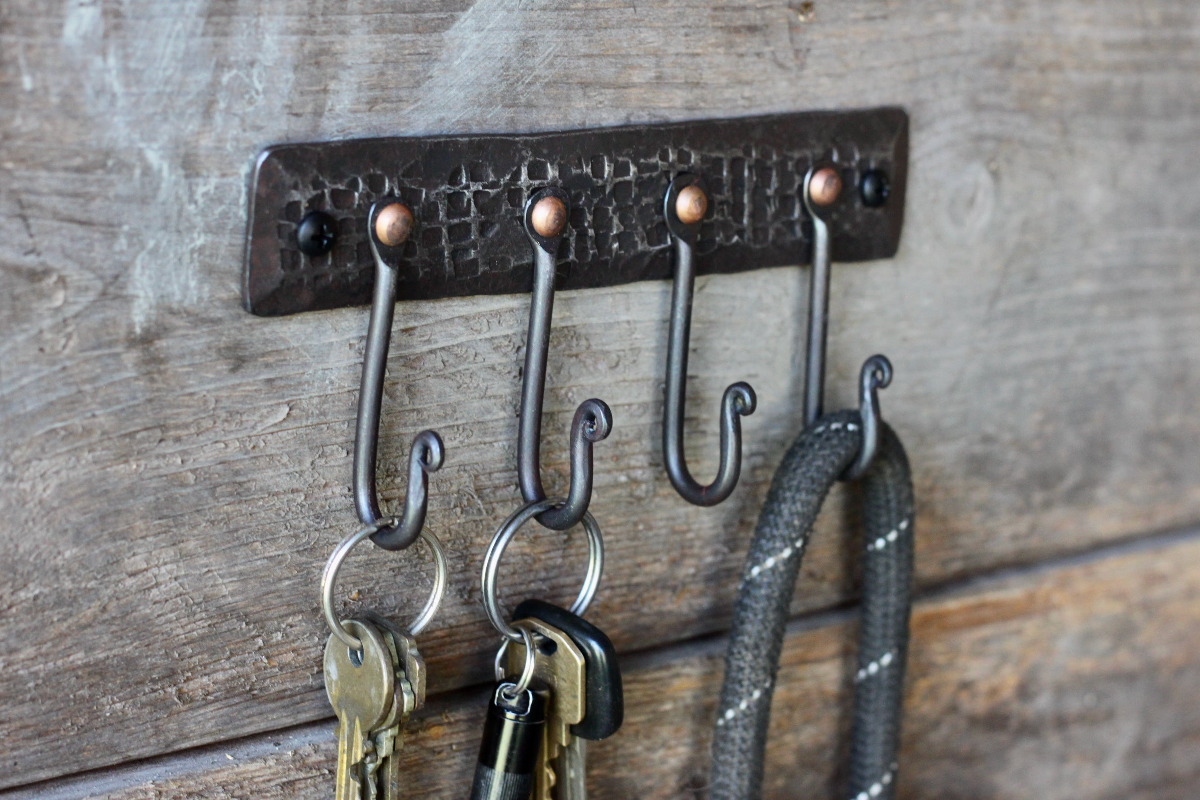 Sturdy Webbed Texture Wall Hook Rack - Heavy Duty Hanging Organizer for Bathroom, Kitchen, Garage & Entryway - Perfect for Towels, Keys, Hats & More