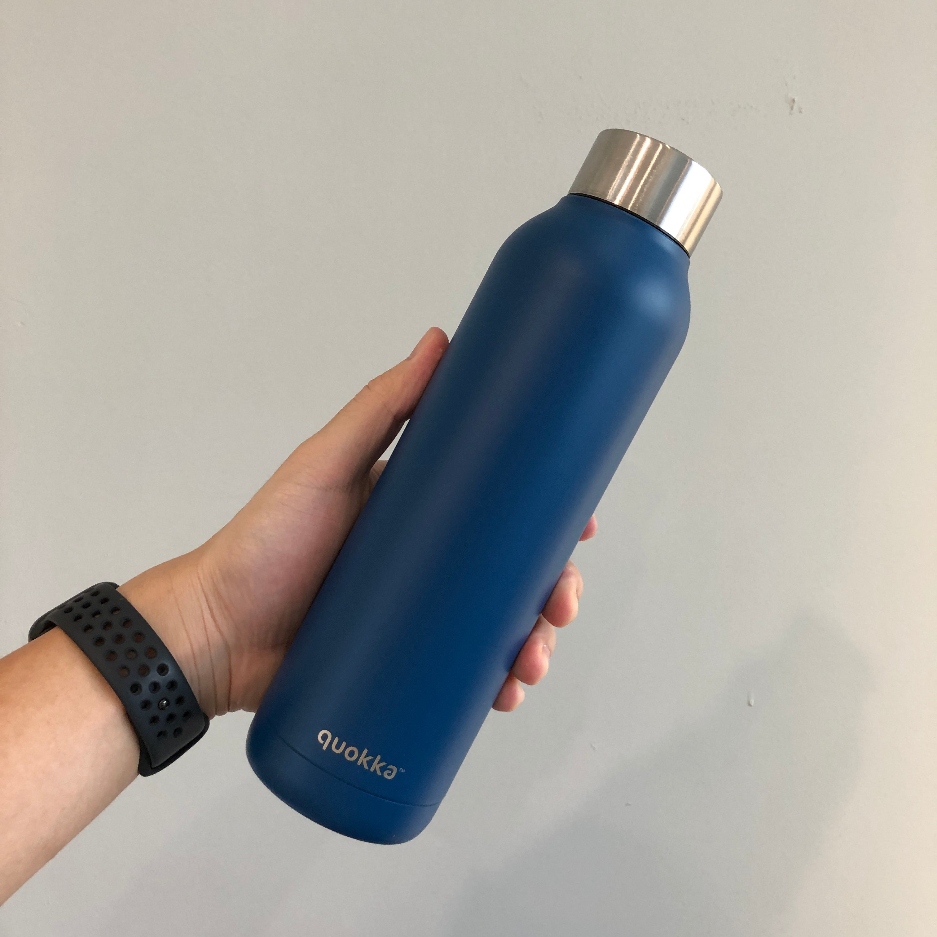Quokka Stainless Steel Water Bottle - 18oz Vacuum Insulated, Leakproof & BPA-Free - Perfect for Gym, Hiking & Outdoor Activities