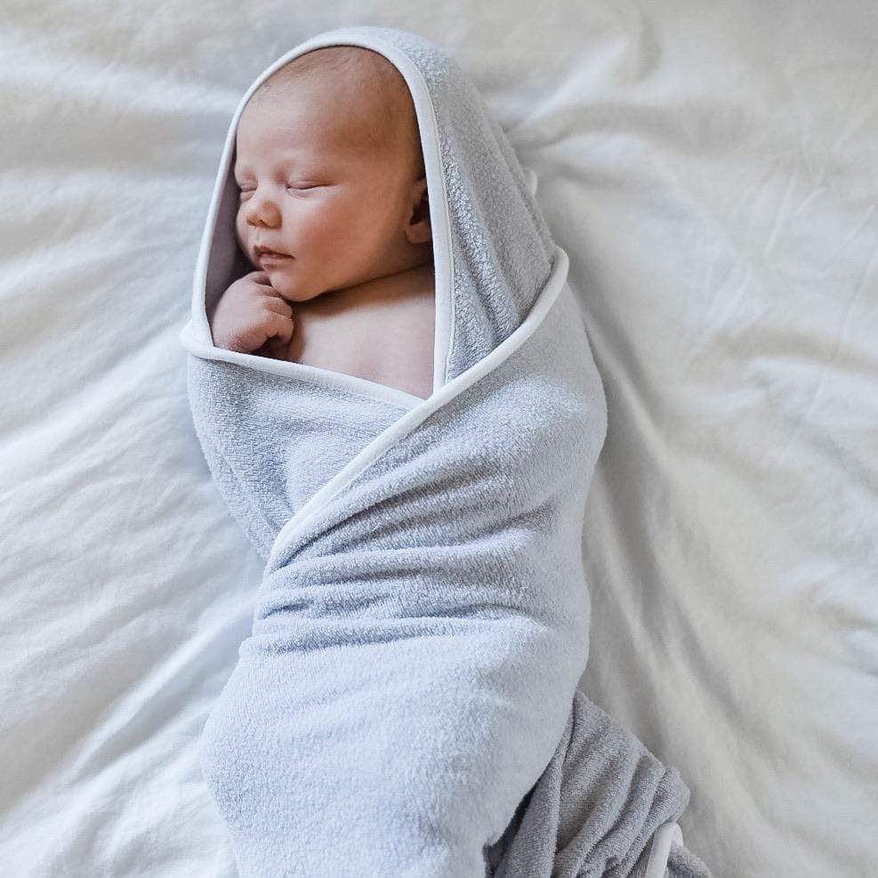 Soft Hooded Bath Towel with Cloud Trim - Cozy and Absorbent for Kids & Adults - Perfect for Bath, Beach, and Spa Relaxation