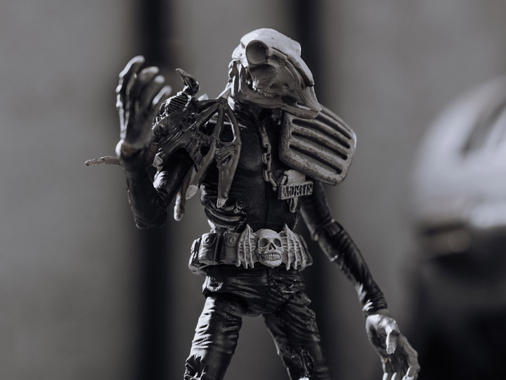 1/18 HIYA 4inch Action Figure - Exquisite Mini Series Judge Dredd Judge Mortis (Black & White) Collectible Model for Display, Gift & Comic Book Scenes