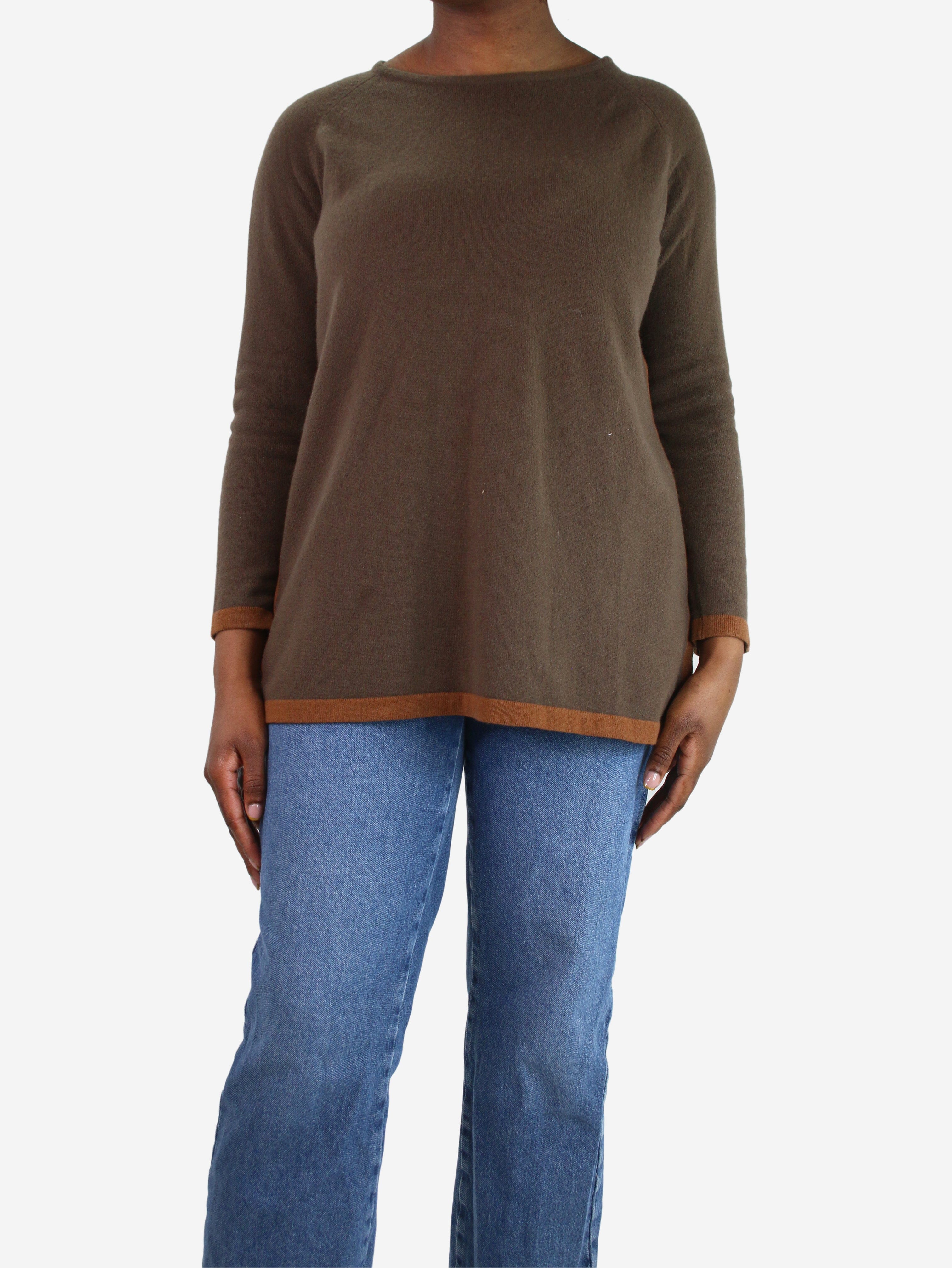 Brown Button-Trimmed Crewneck Sweater for Women - Size M - Cozy Fall & Winter Knitwear for Casual Outfits and Layering