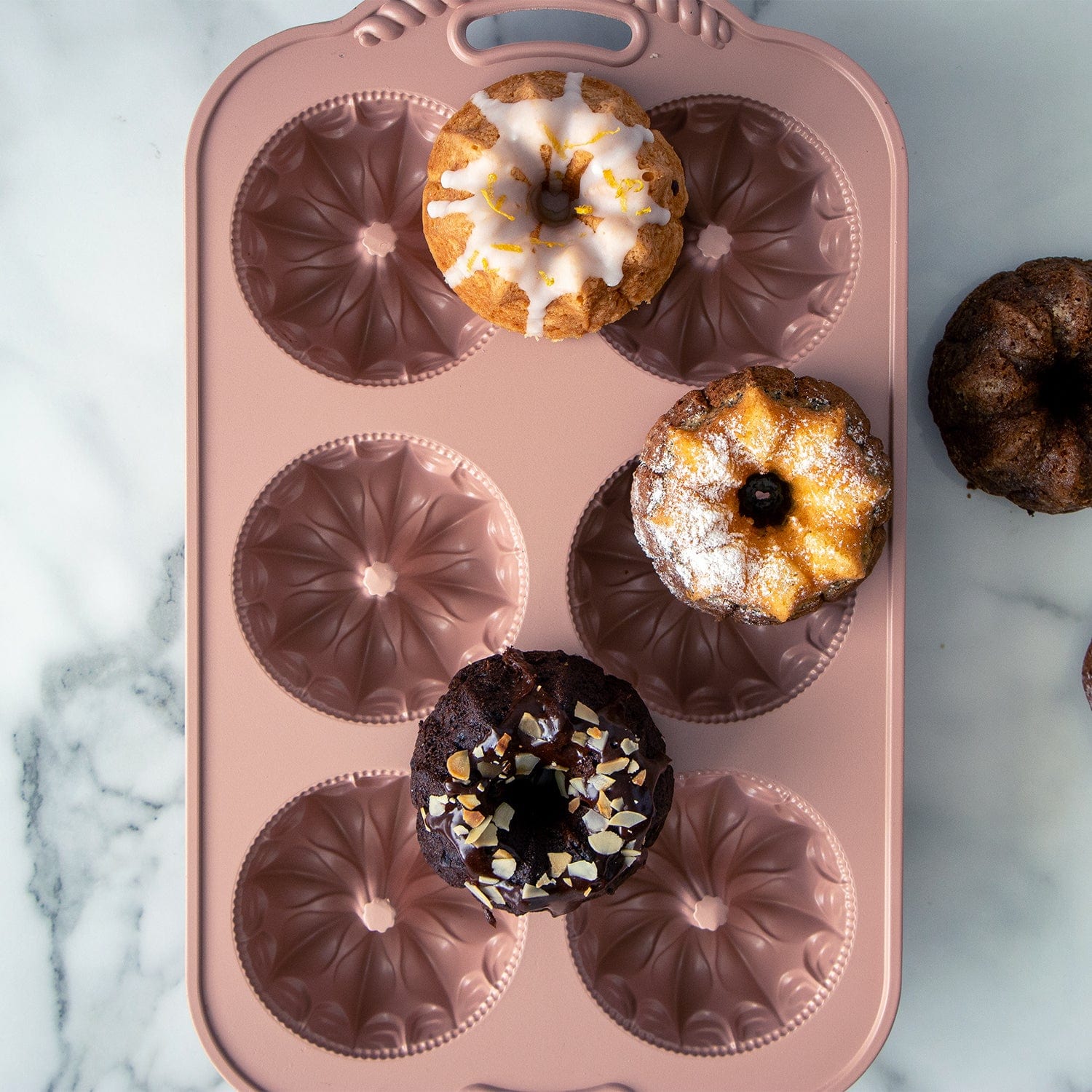 Non-Stick Mini Bundt Cake Pan - 6 Cup Capacity for Baking Perfect Individual Cakes, Muffins & Desserts - Ideal for Holidays, Parties & Home Baking