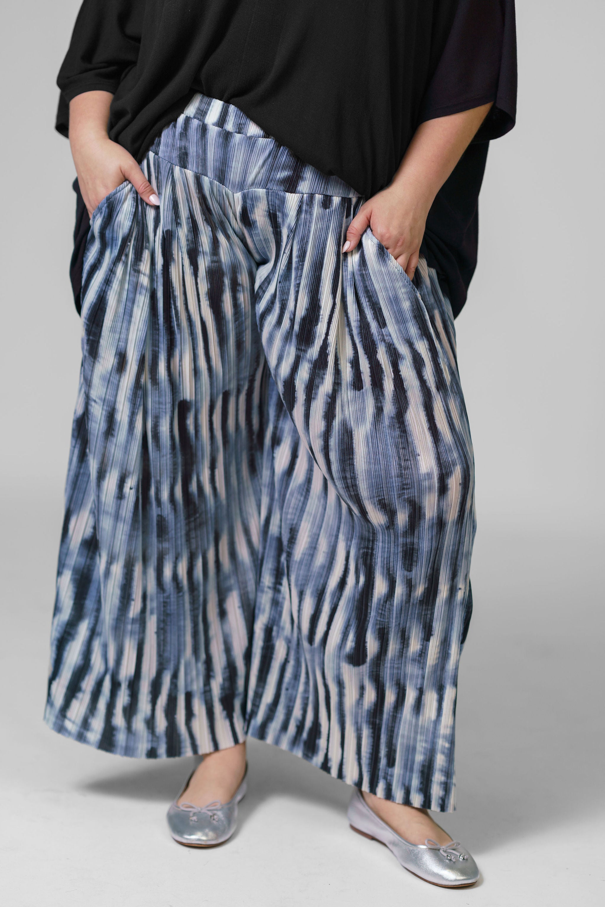 Japanese Shibori Striped Cotton Pants - Comfortable & Stylish Casual Wear for Women, Perfect for Yoga, Travel, and Everyday Outfits