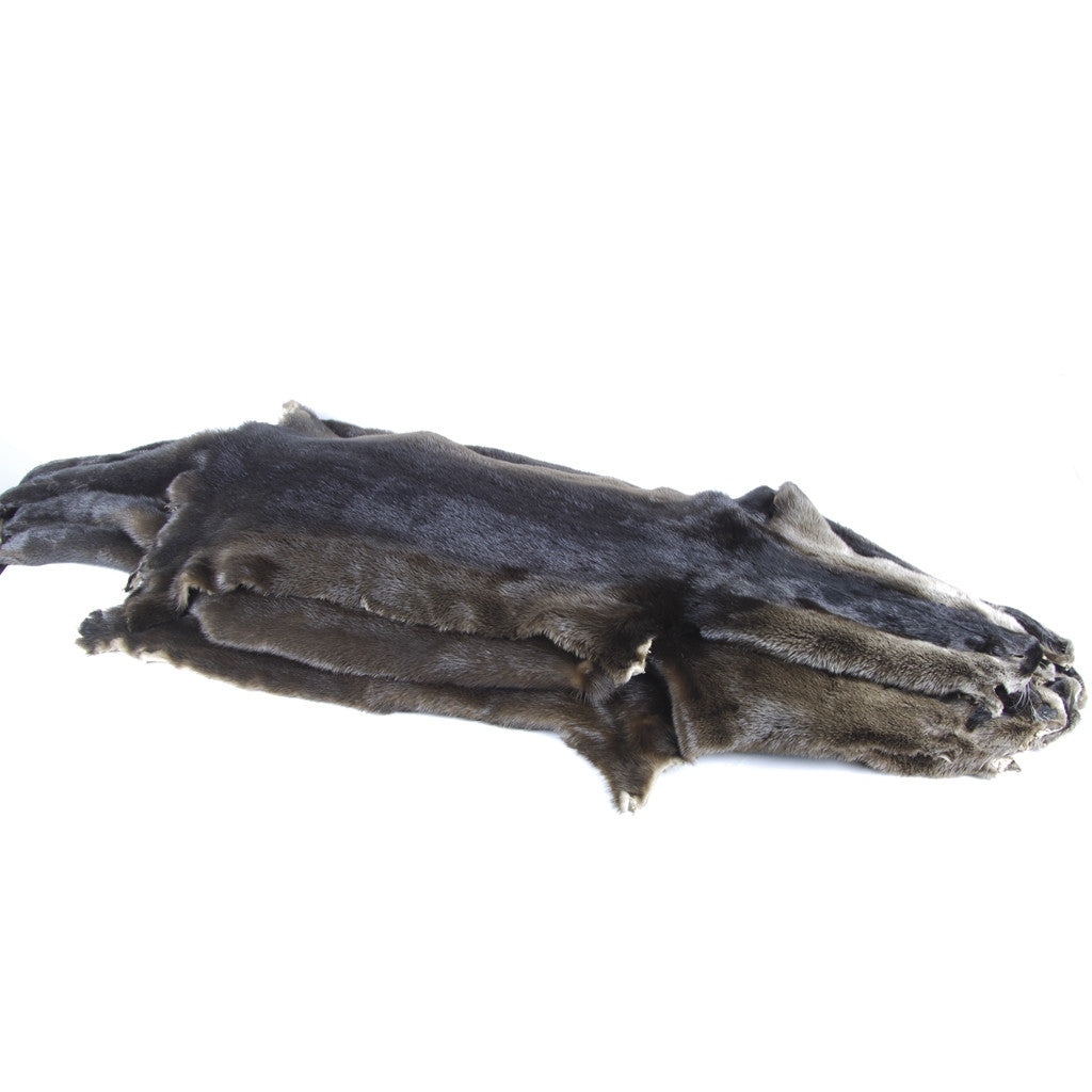Premium Otter Skins for Large/Extra Large - Waterproof & Durable Fur for Hunting, Fashion & Outdoor Adventures