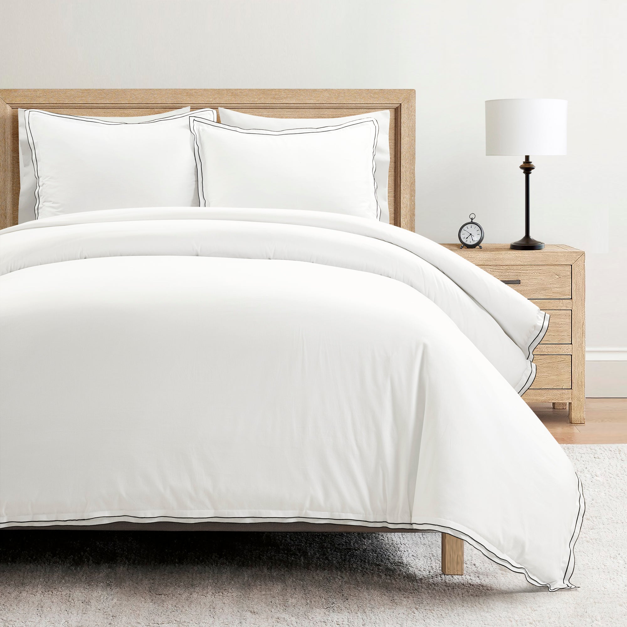 Luxury Hampton Double Flange Embroidered Duvet Cover Set - Queen Size, 100% Cotton, Contrast Edge Design for Elegant Bedroom Decor | Perfect for Master Bedrooms, Guest Rooms & Hotel Style Bedding