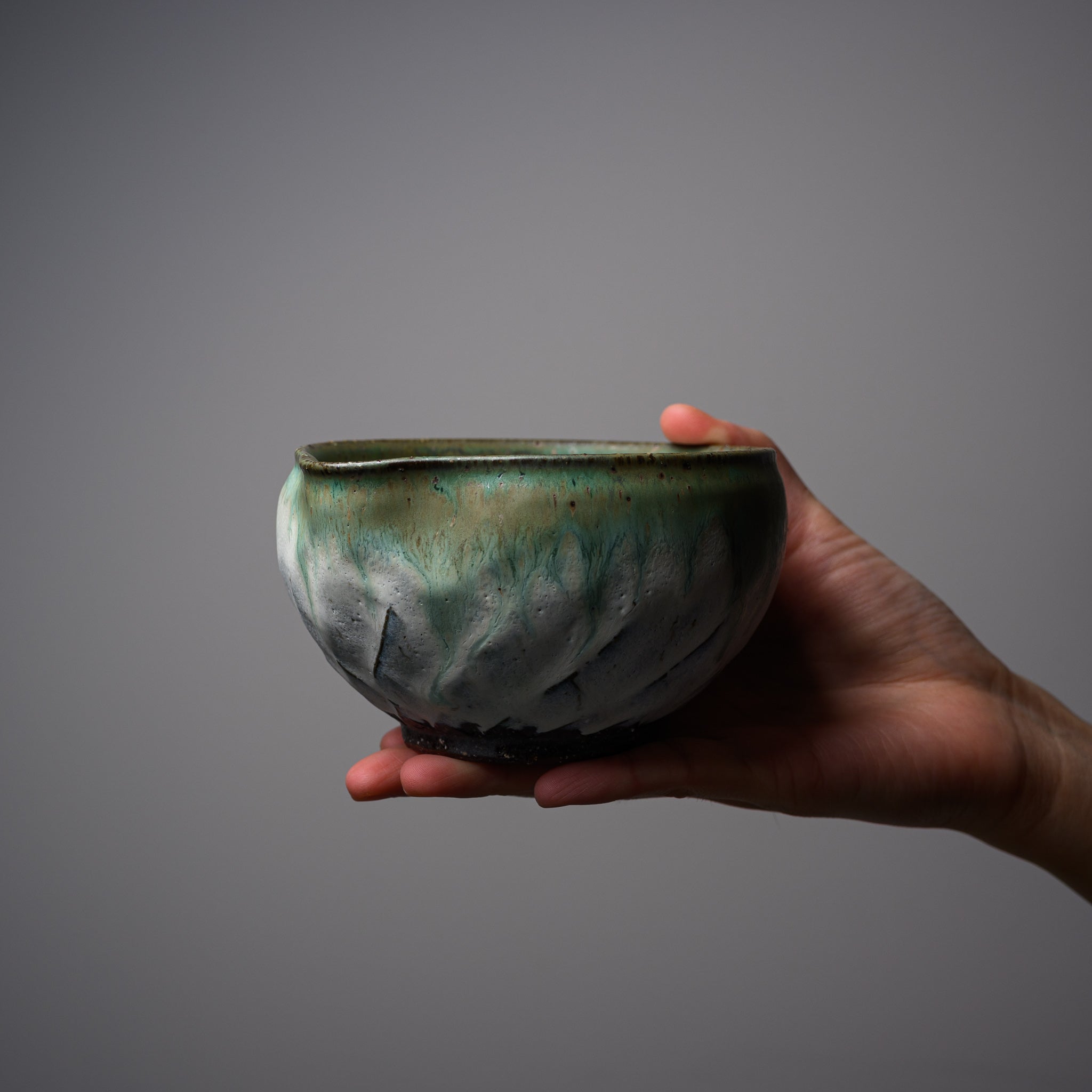 Premium MASAMURA Matcha Bowl with Spout - Handcrafted Morning Frost Design - Authentic Japanese Tea Ceremony Set - Perfect for Matcha, Green Tea & Traditional Tea Drinking Rituals