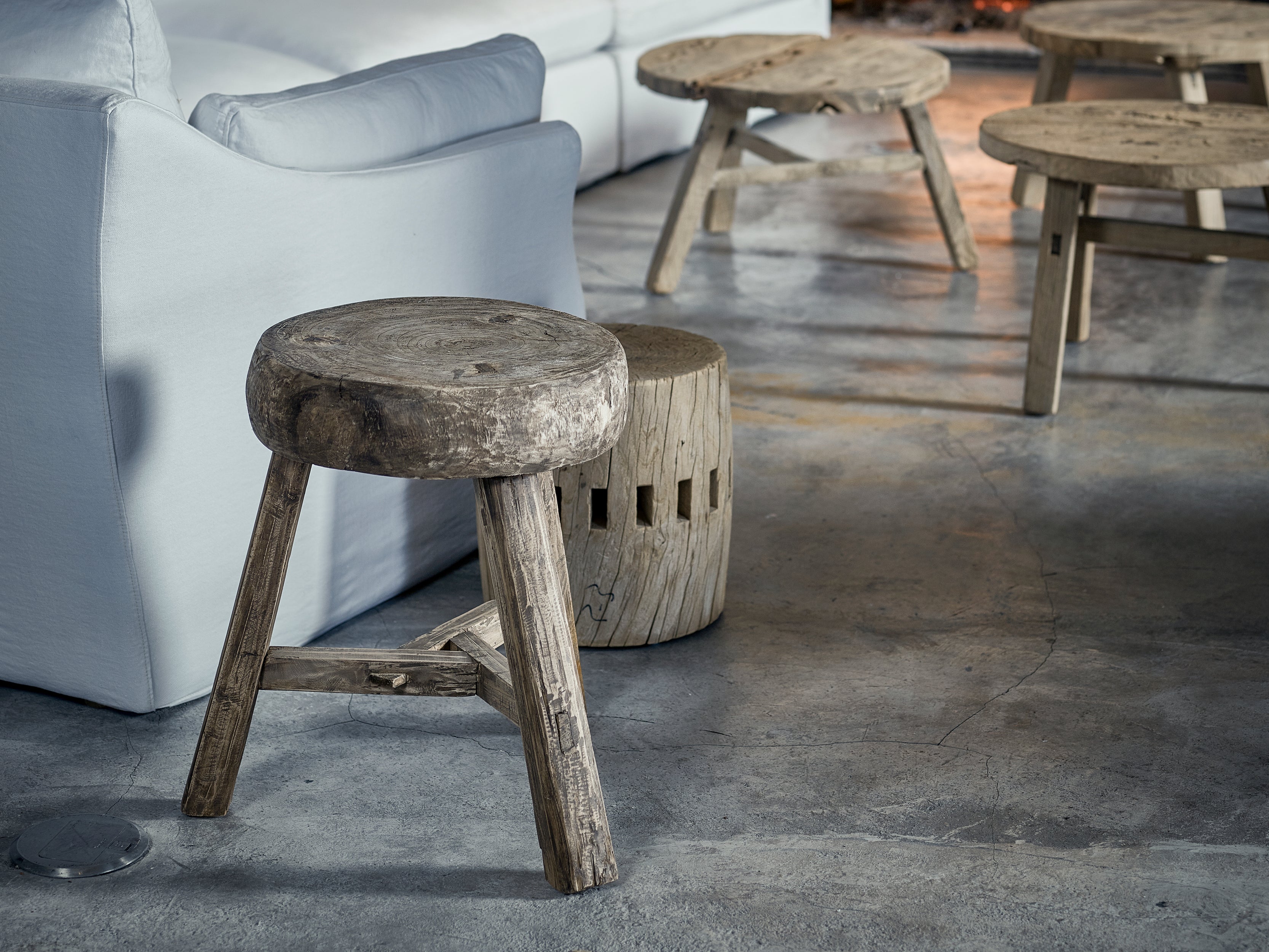 Modern Abode Spoke Side Table - Minimalist Wooden End Table for Living Room, Bedroom & Office - Perfect for Coffee, Books & Decor