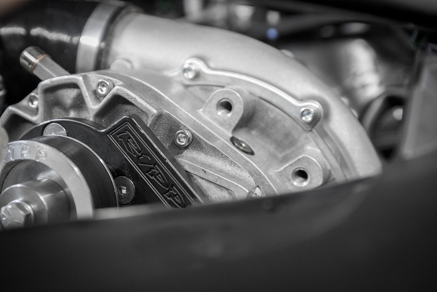 2015 Jeep Grand Cherokee 5.7L HEMI Supercharger Kit - Performance Boost Upgrade for Off-Road & Towing