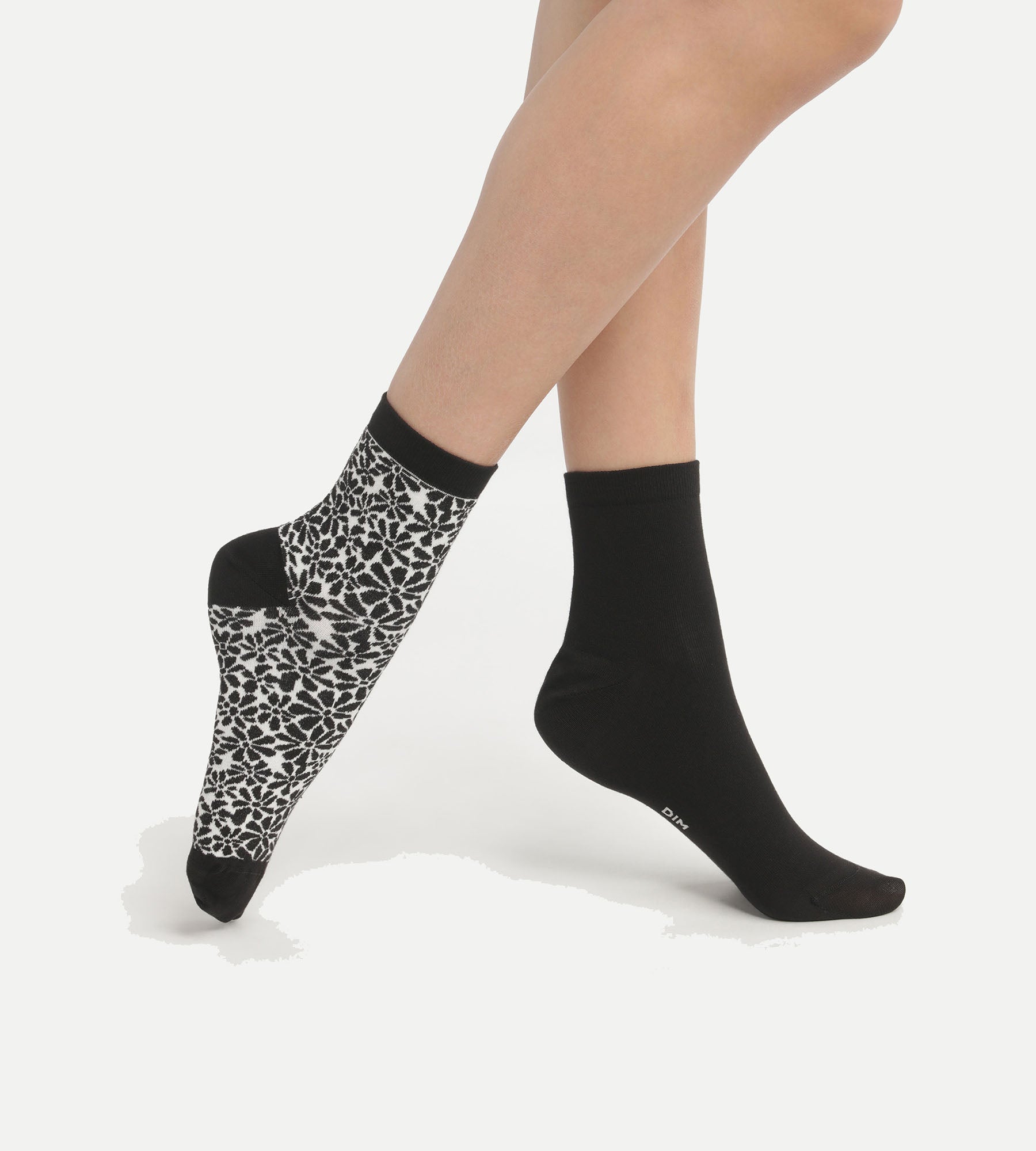 Organic Cotton Floral Print Socks - 2 Pairs Black | Eco-Friendly Comfort Socks for Women & Men | Perfect for Casual Wear, Yoga & Home Relaxation