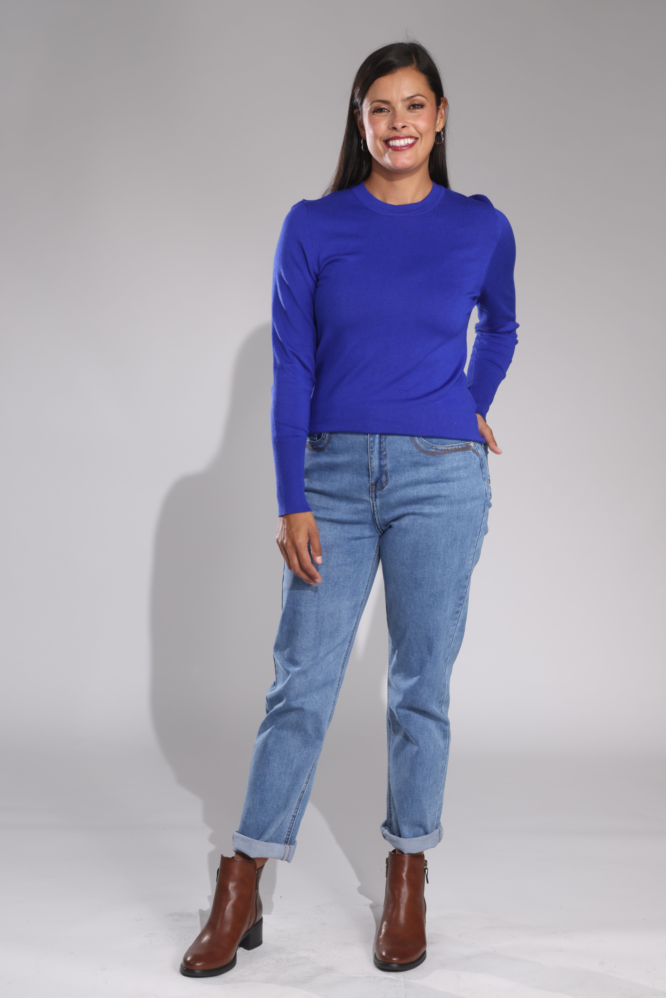Stylish Short Jeans in Mid Indigo Wash | Trendy Denim Shorts for Women | Perfect for Summer Outings & Casual Wear