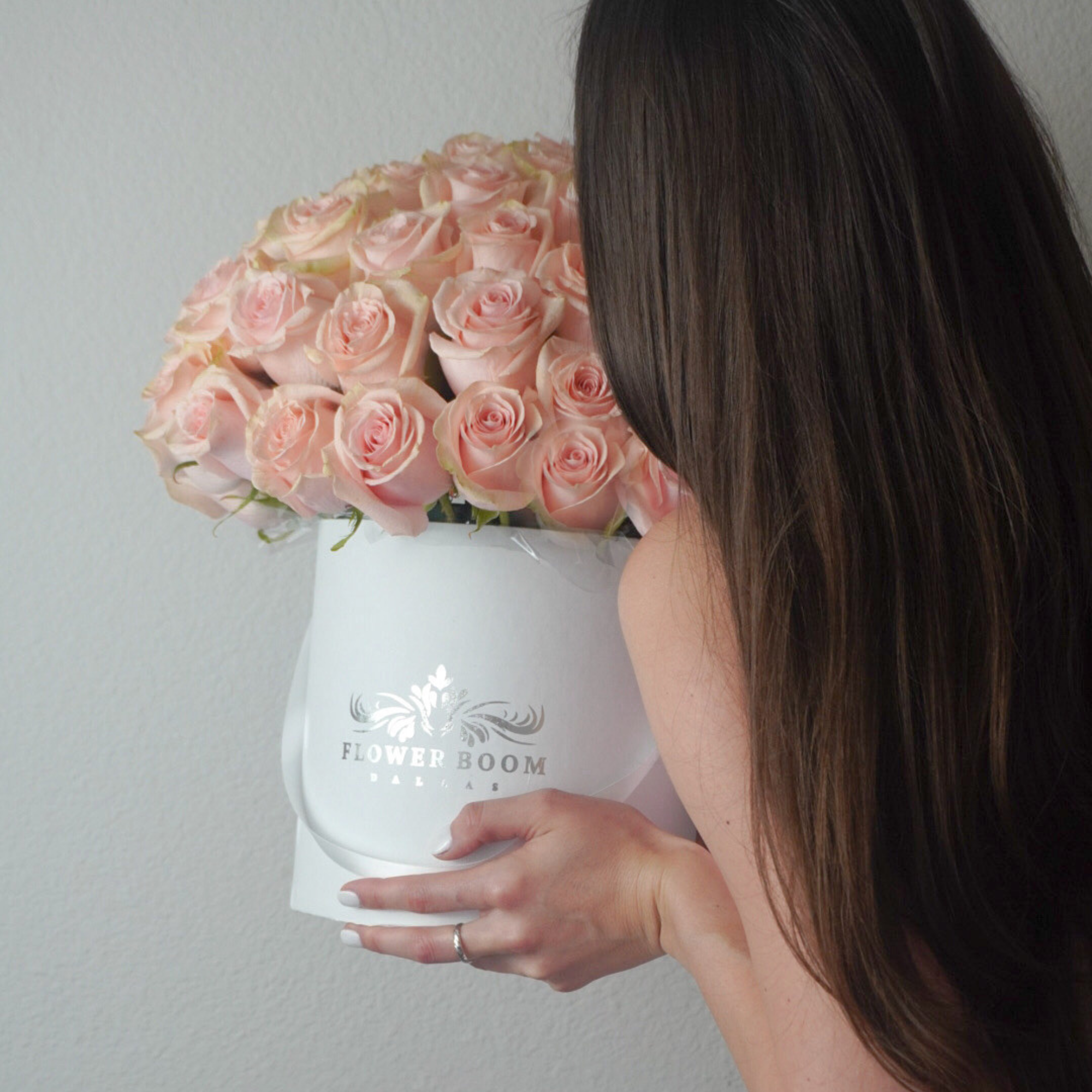 Premium Pink Mondial Roses in Elegant Gift Box - Perfect for Anniversaries, Valentine's Day & Romantic Surprises