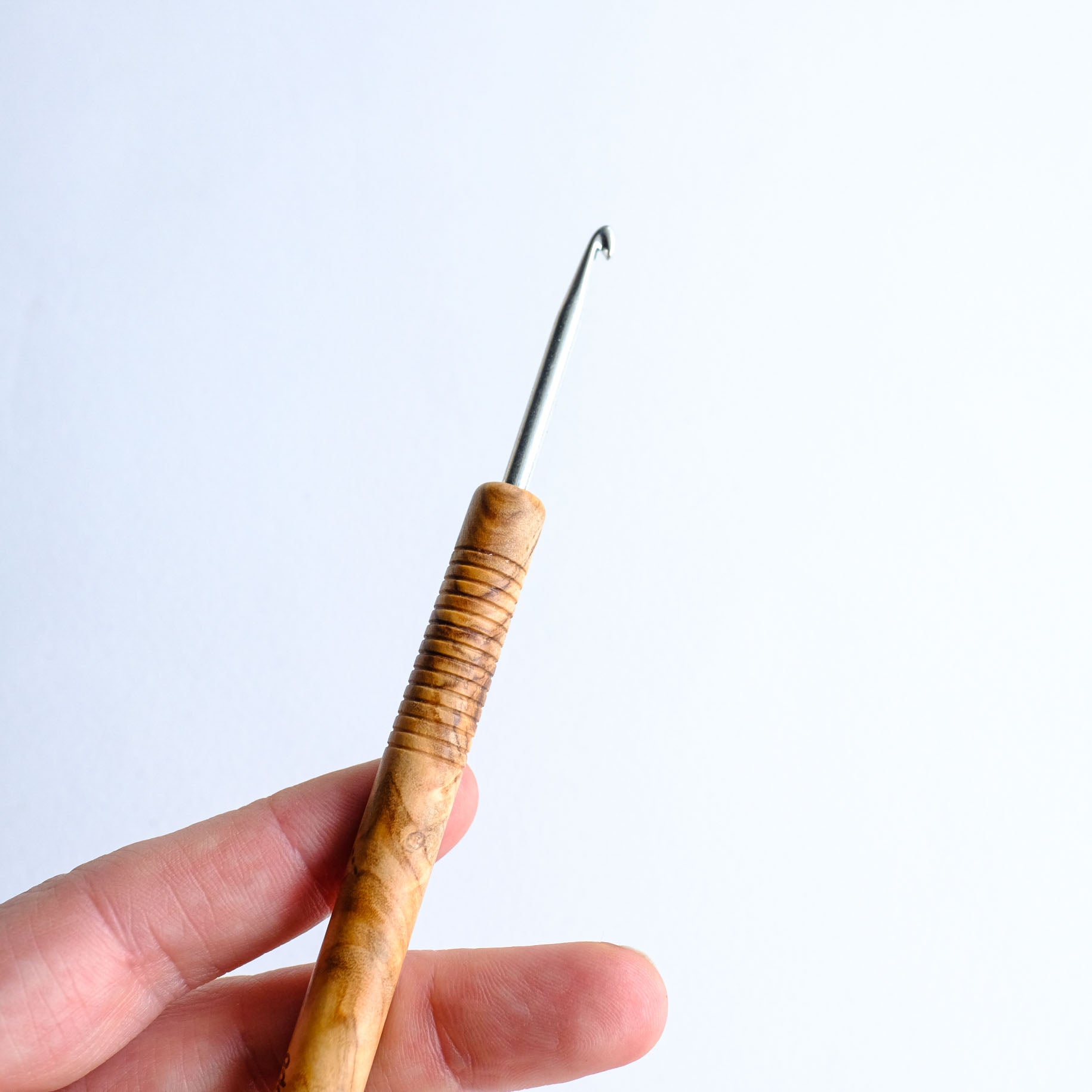 Addi Olivewood Crochet Hooks Set - Premium Wooden Knitting Needles for Yarn Crafting - Perfect for DIY Crochet, Knitting Projects & Handmade Gifts