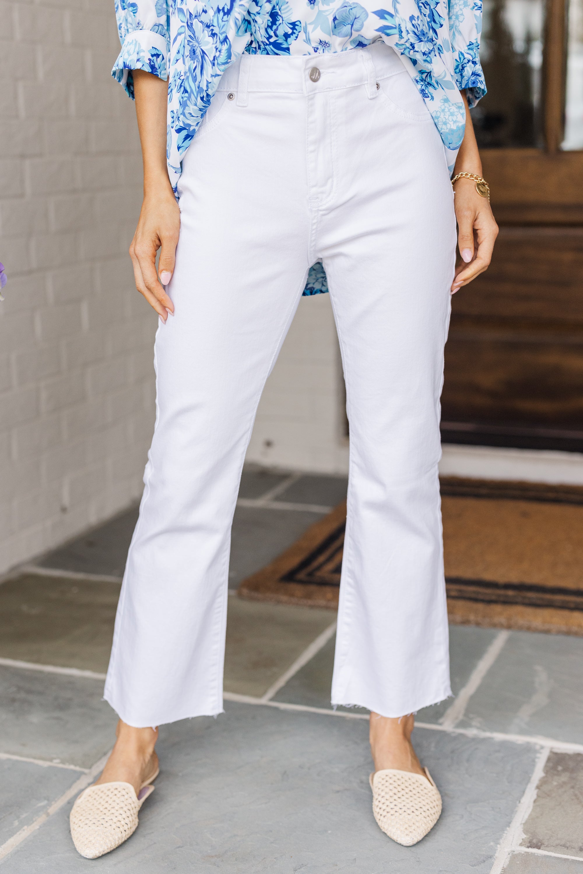 Best White Straight Leg Jeans for Women - Comfortable & Stylish High Waisted Denim Pants - Perfect for Casual Wear, Office Outfits & Date Nights
