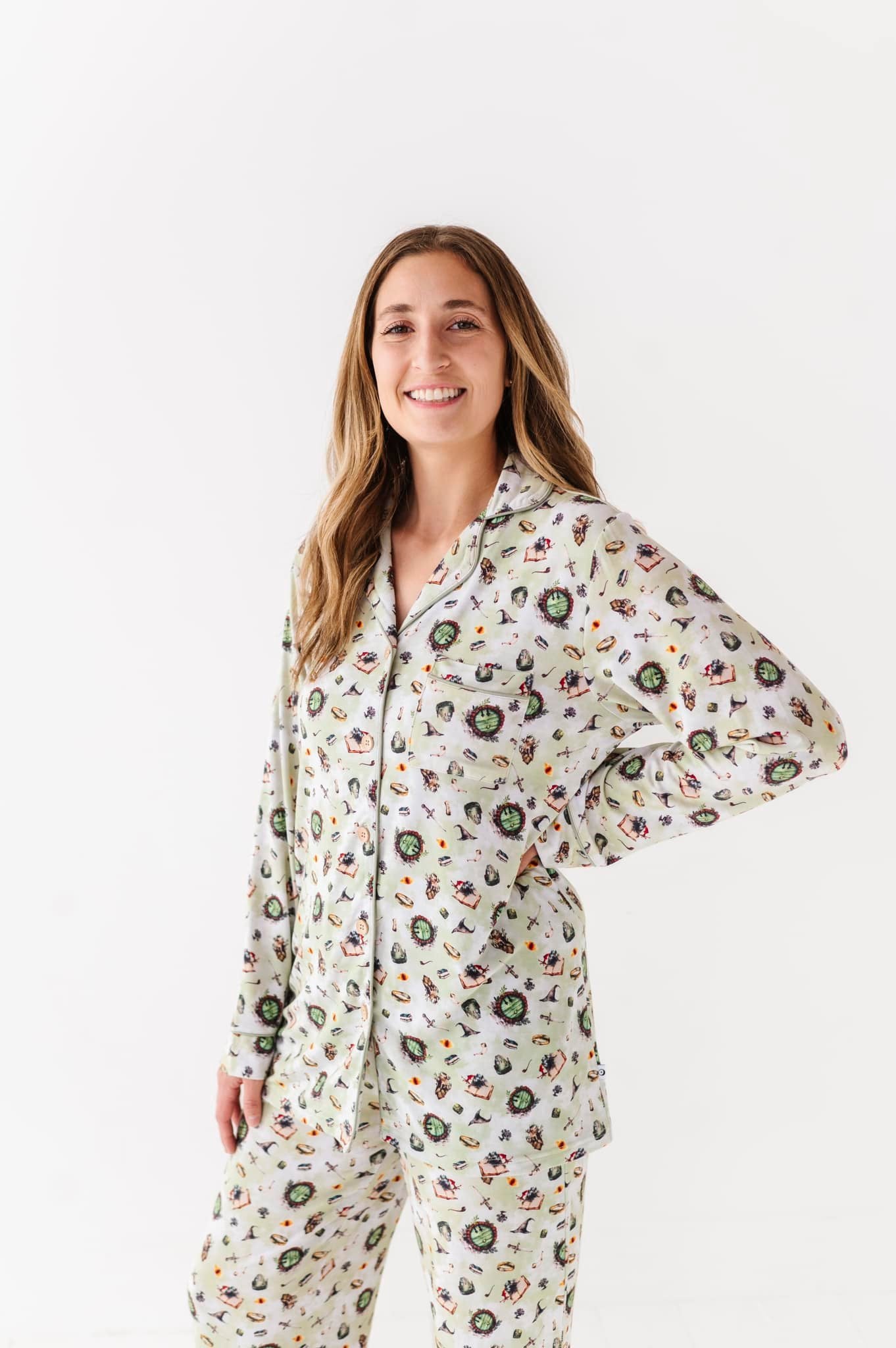 The Lord of The Rings™ Icons Women's Relaxed Long Sleeve Pajama Set - Cozy Sleepwear for Movie Nights & Fantasy Book Lovers