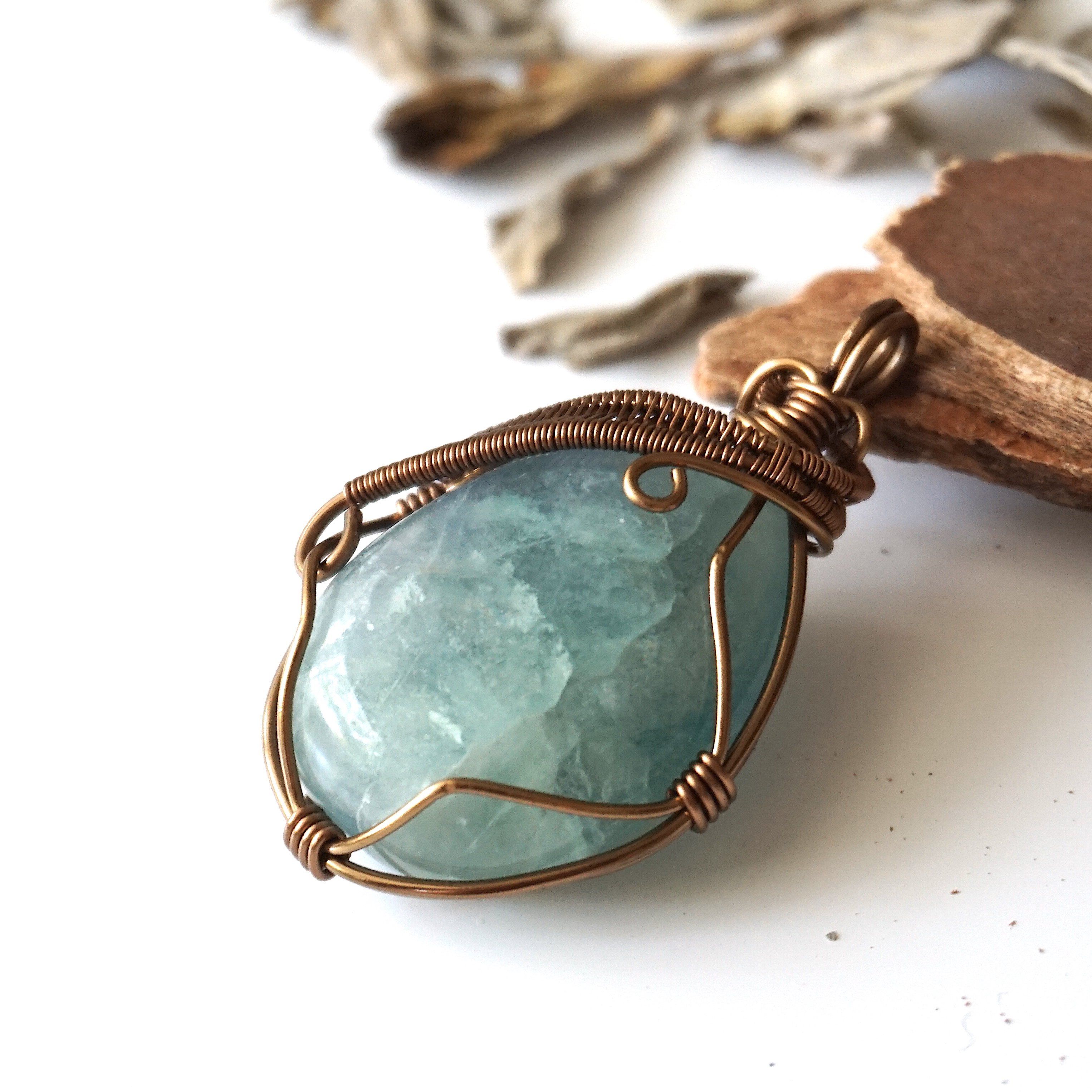 Green Fluorite Necklace in Antique Bronze - Healing Crystal Jewelry for Chakra Balancing & Spiritual Energy | Perfect for Meditation, Yoga & Gift Giving