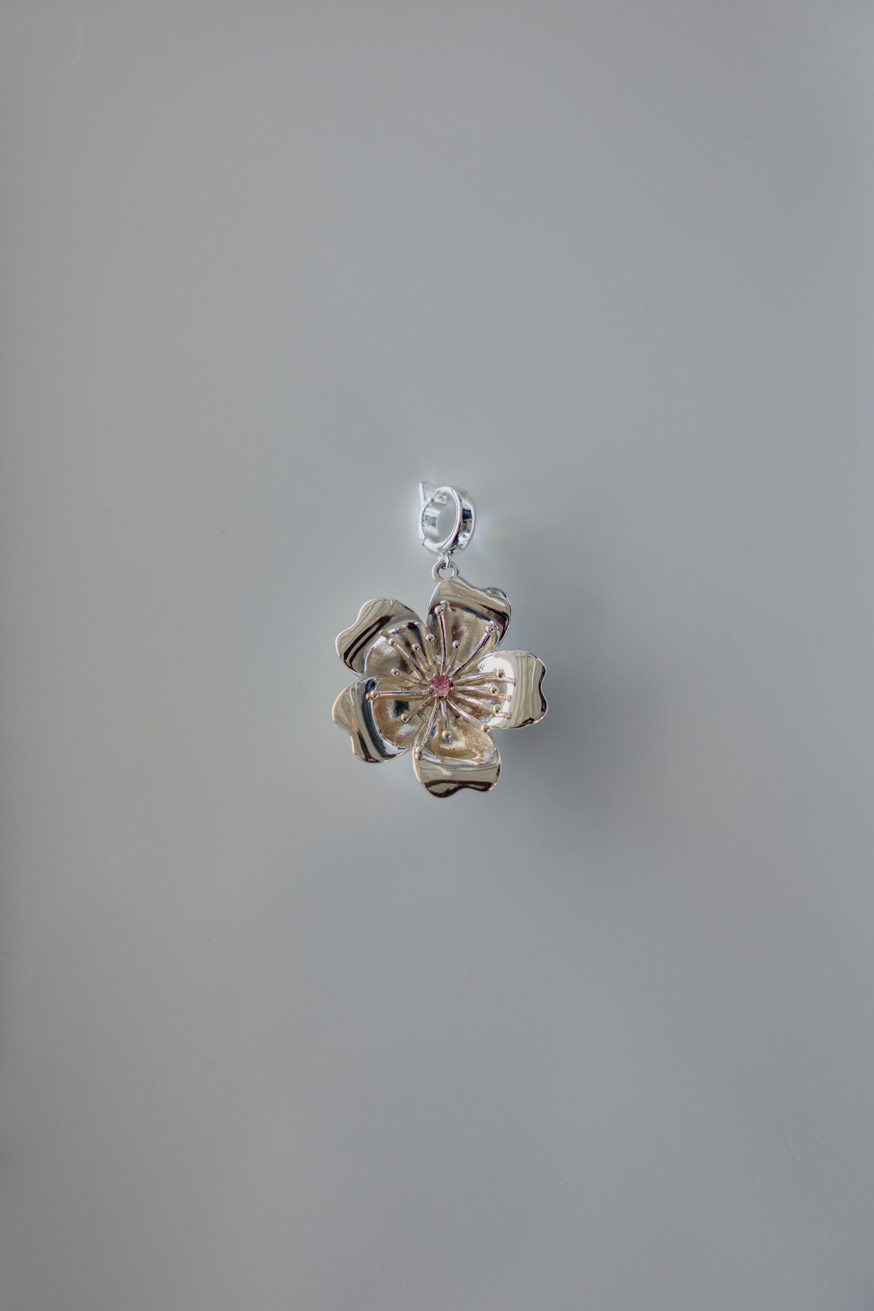 Exquisite Sakura Charm - Japanese Cherry Blossom Pendant for Jewelry Making, DIY Crafts, and Gift Giving - Perfect for Necklaces, Bracelets, and Keychains