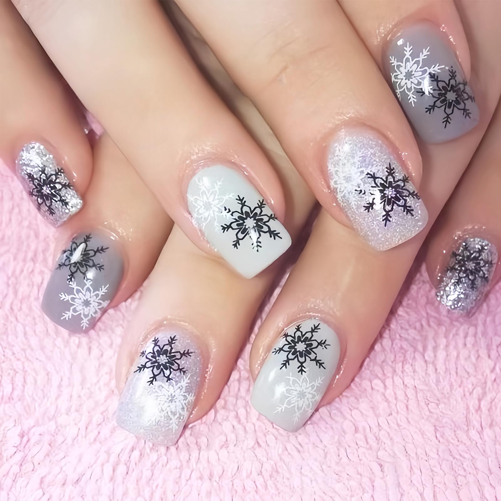 24Pcs Christmas Snowflake Press on Nails - Short Square Fake Nails with Silver Glitter Designs, Purple Full Cover Glue on Nails, Black & White Snowflake Christmas False Nails for Women - Perfect for DIY Winter Manicure, Holiday Parties & Gift Giving