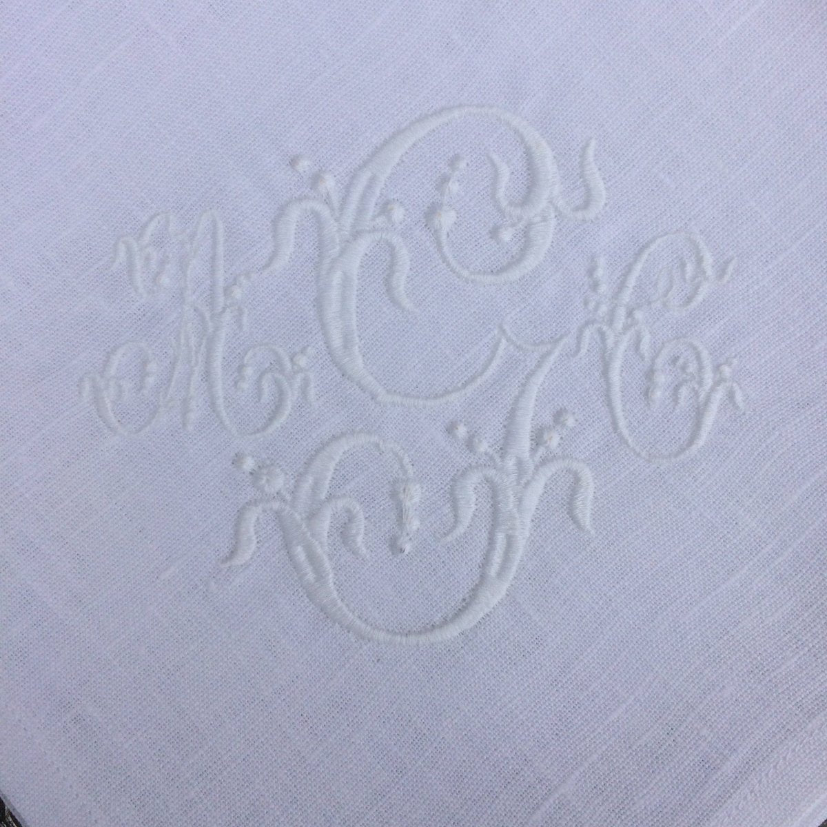 Premium 100% White Linen Napkins with Elegant Embroidered French Monogram - Luxurious Egyptian Cotton Thread - Perfect for Weddings, Dinner Parties & Formal Dining