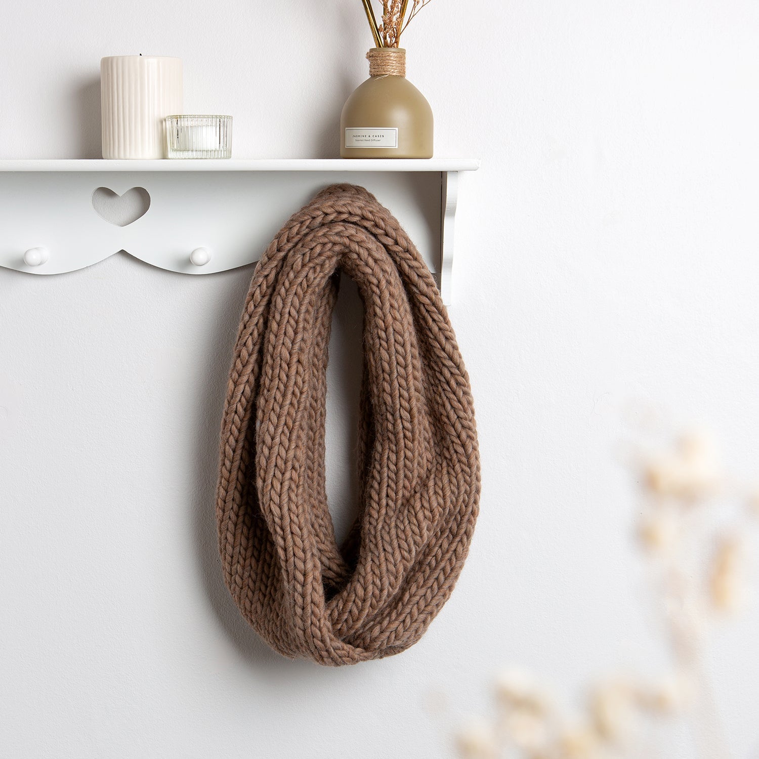 Twisted Snood Knitting Kit for Beginners - DIY Chunky Knit Scarf & Cowl Set with Yarn & Needles - Perfect for Winter, Gifts & Cozy Home Projects
