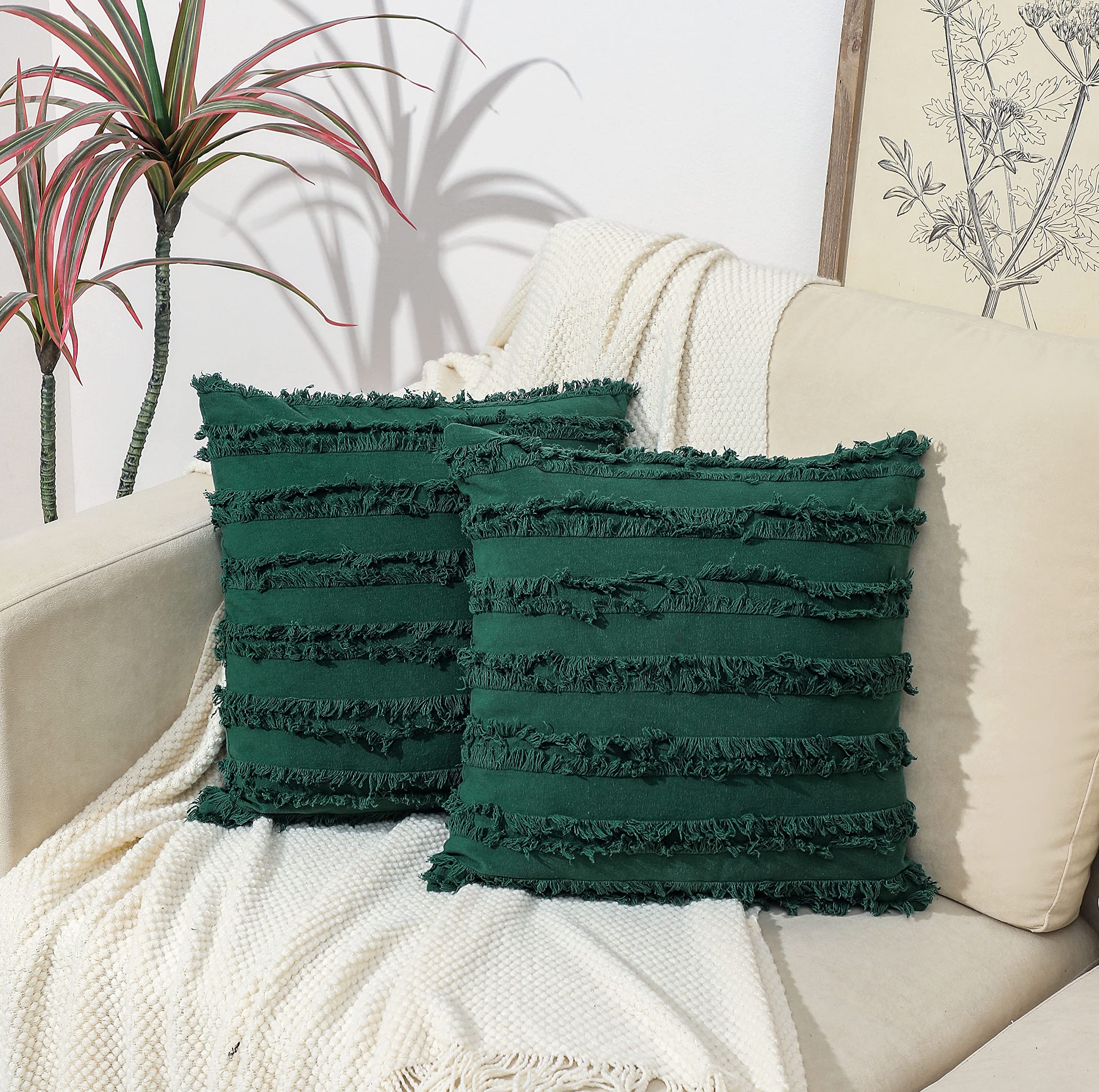 TOMWISH Green Throw Pillows 18x18 Inch (Set of 2) - Soft Decorative Cushion Covers for Sofa, Bed, Office - Perfect for St. Patrick's Day Decor & Home Accents