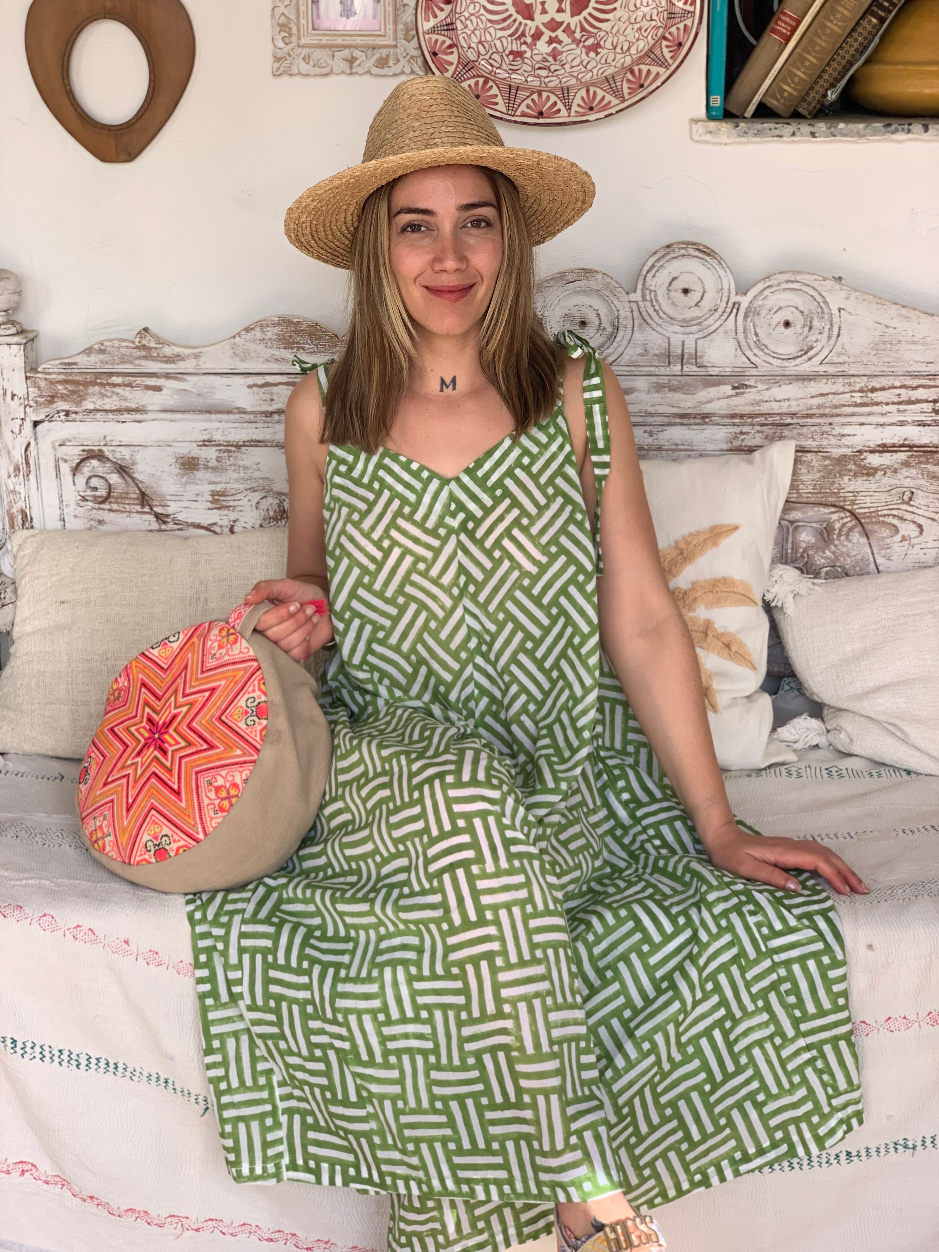 Women's Lightweight Green Jumpsuit for Summer - Casual Romper with Pockets, Perfect for Beach, Vacation & Outdoor Activities