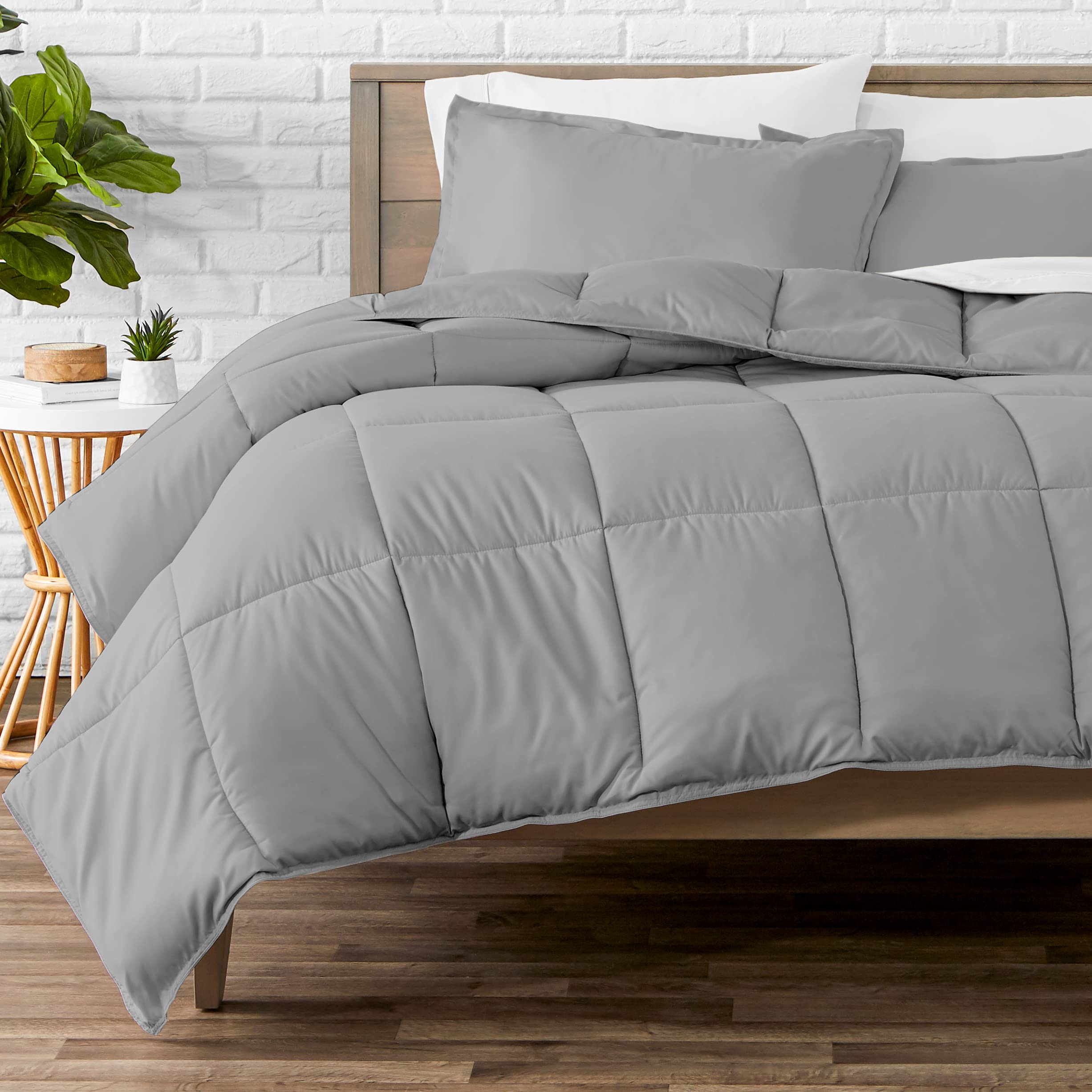 Lightweight Solid King Comforter Set with 2 Pillowcases - 3 Piece Down Alternative Bedding in Light Grey - Perfect for All-Season Comfort & Modern Bedroom Decor