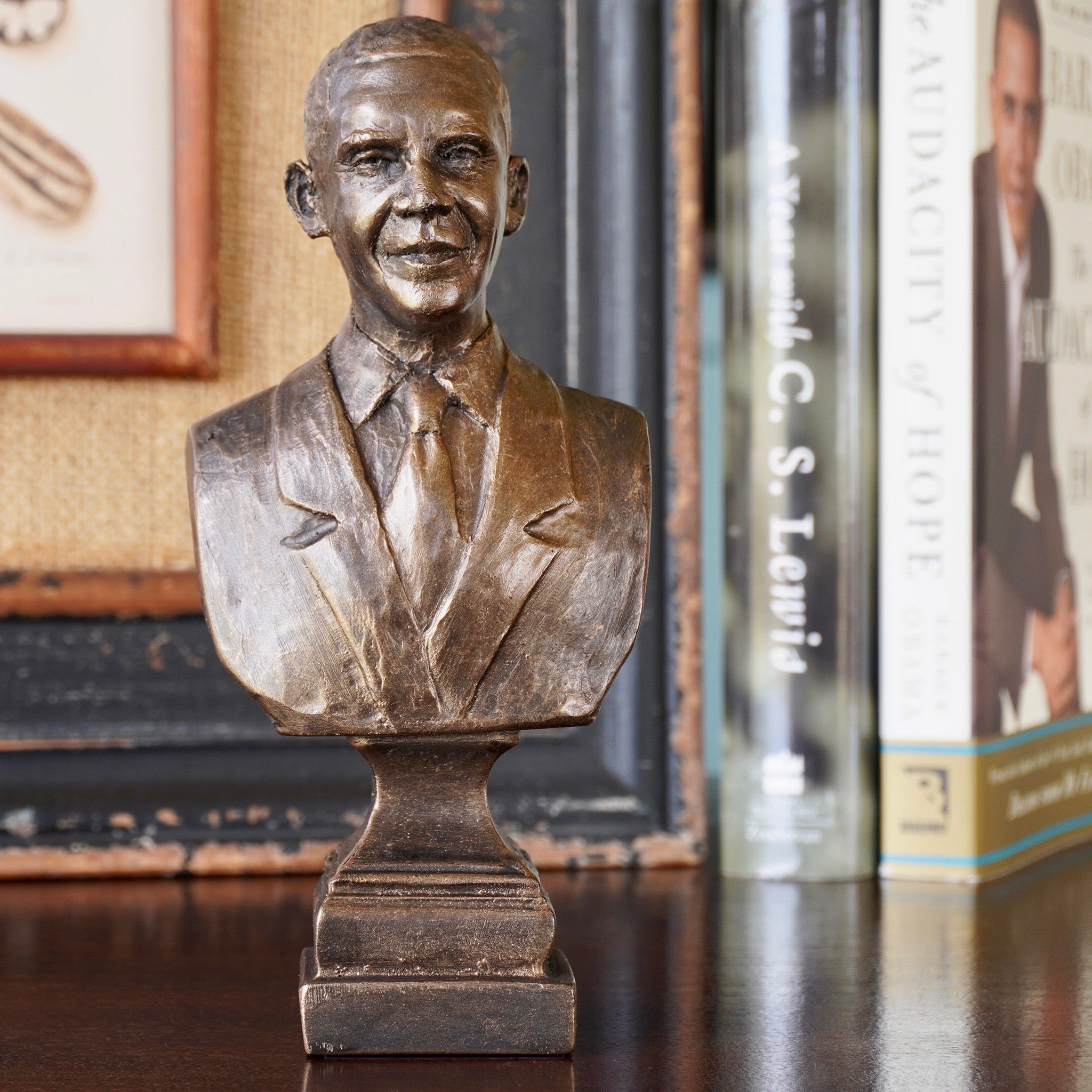 Barack Obama 6-Inch Collectible Bust - Perfect for Home Office Decor, Political Memorabilia, and Gift Giving