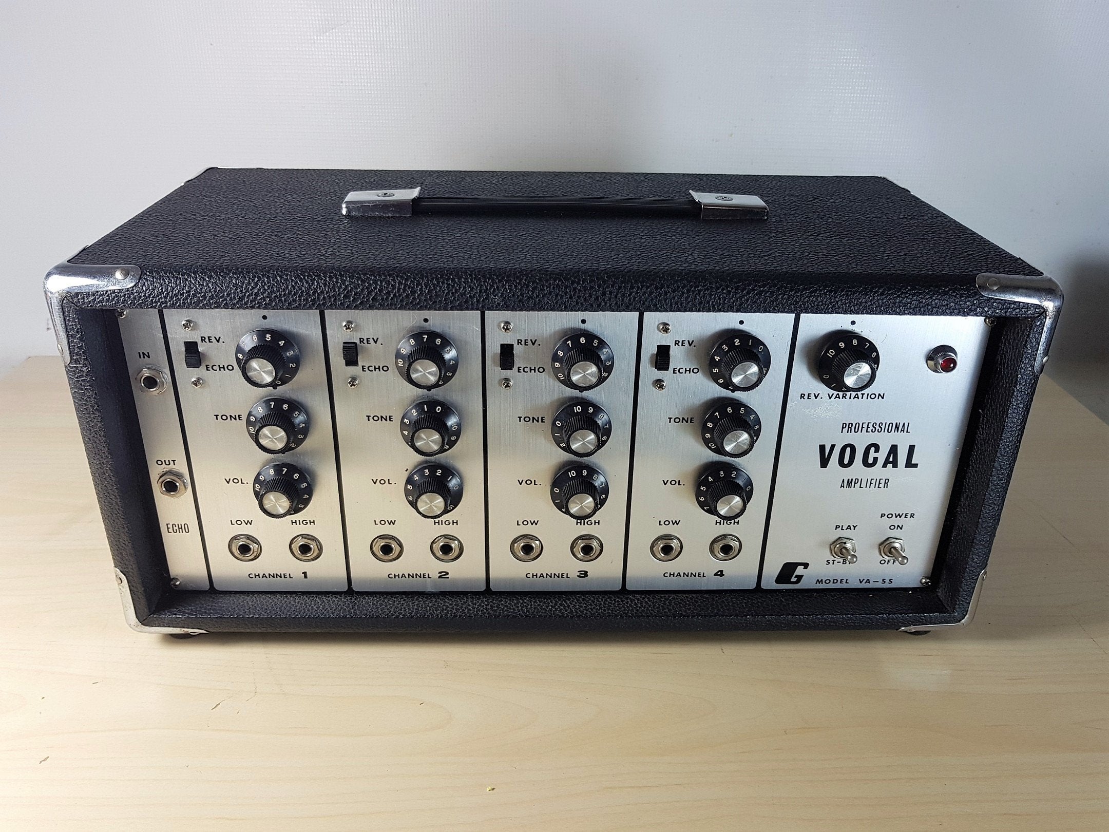 Guyatone VA-55 Vintage Analog Delay Guitar Effects Pedal - Classic Warm Echo for Electric Guitar, Studio & Live Performance