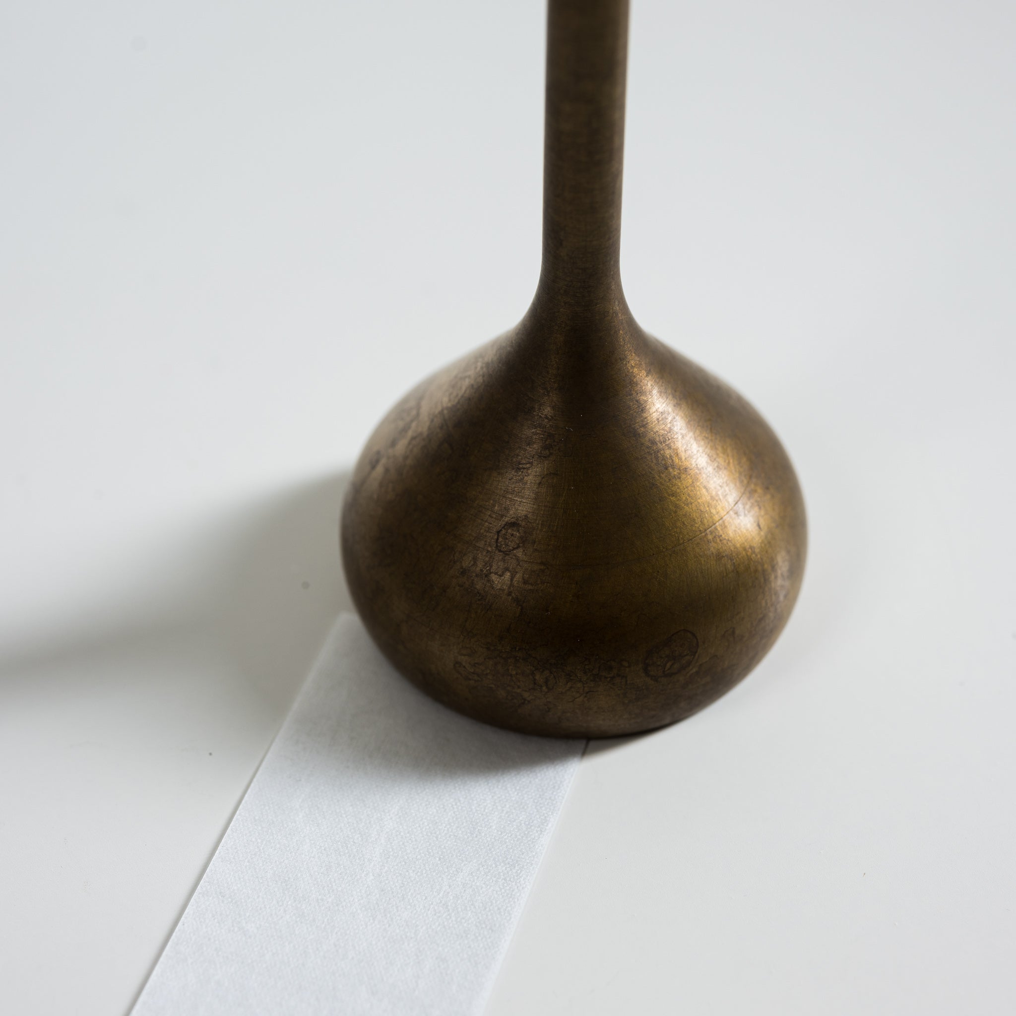 NOUSAKU Japanese Brass Wind Chime - Onion Design in Golden Brown for Outdoor Garden Decor & Zen Relaxation