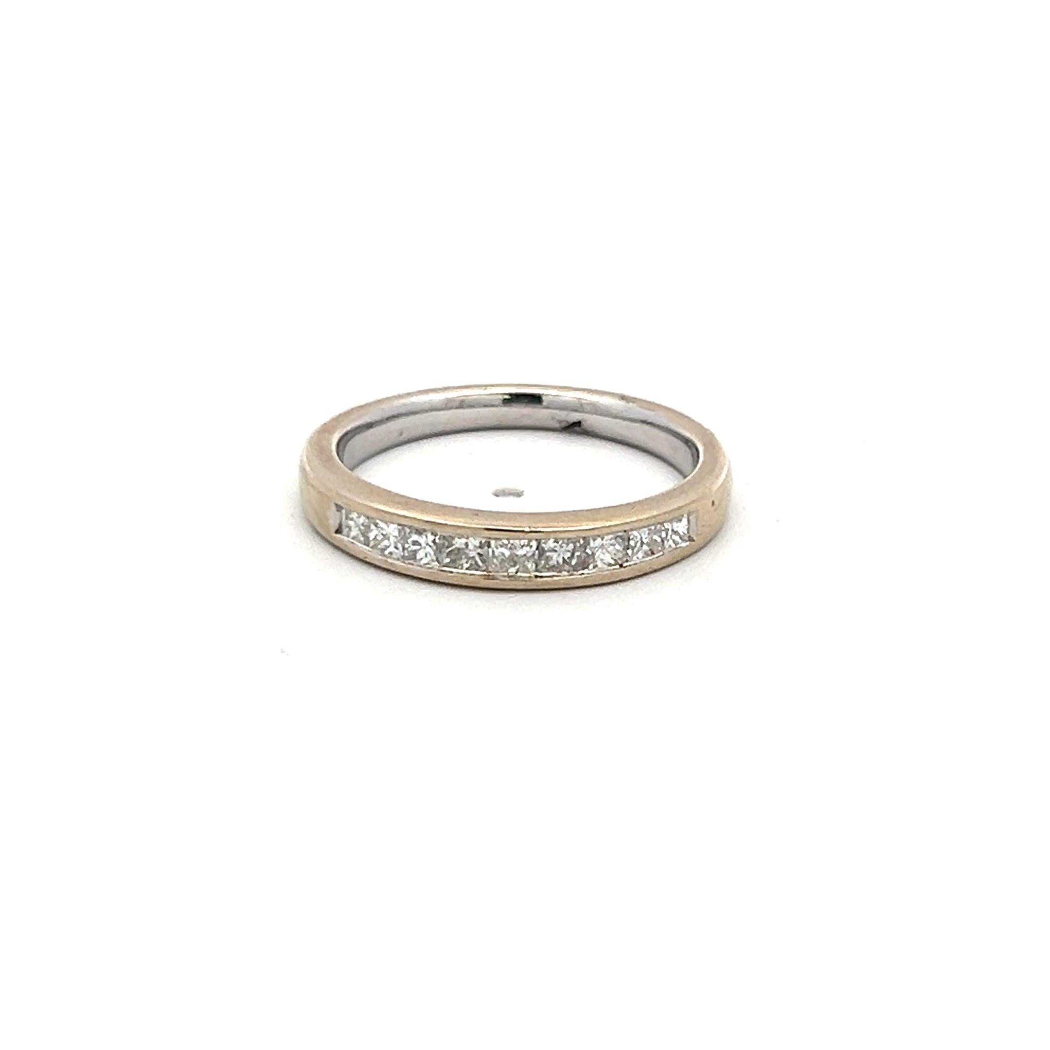 0.27 Carat Princess Cut H VS Diamond Engagement Ring in 14K White Gold - Perfect for Proposals, Anniversaries & Special Occasions