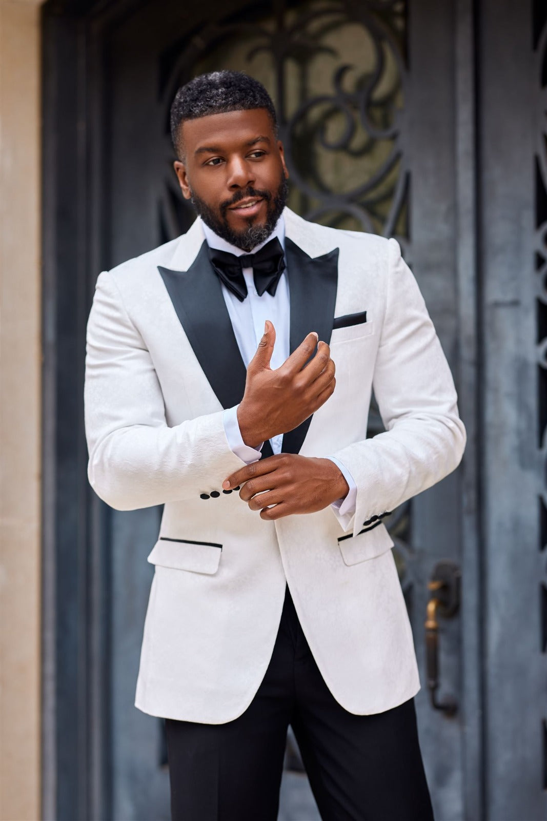 Custom Tailored Black & White Peak Lapel Tuxedo Suit for Men - Elegant Formal Wear for Weddings, Prom & Black Tie Events