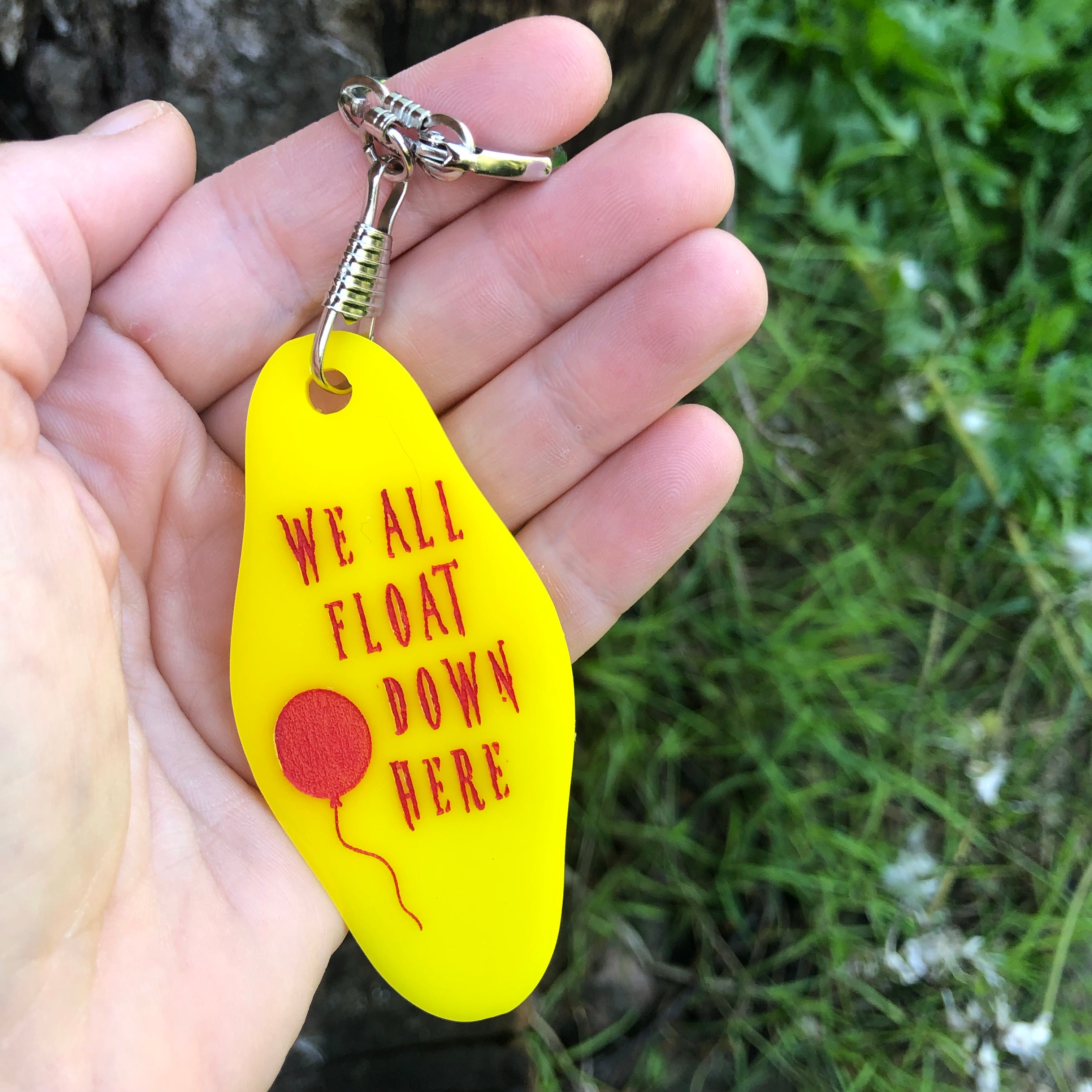 Floating IT Keychain - Novelty Horror Keyring for Stephen King Fans - Perfect for Halloween, Cosplay, and Office Accessories
