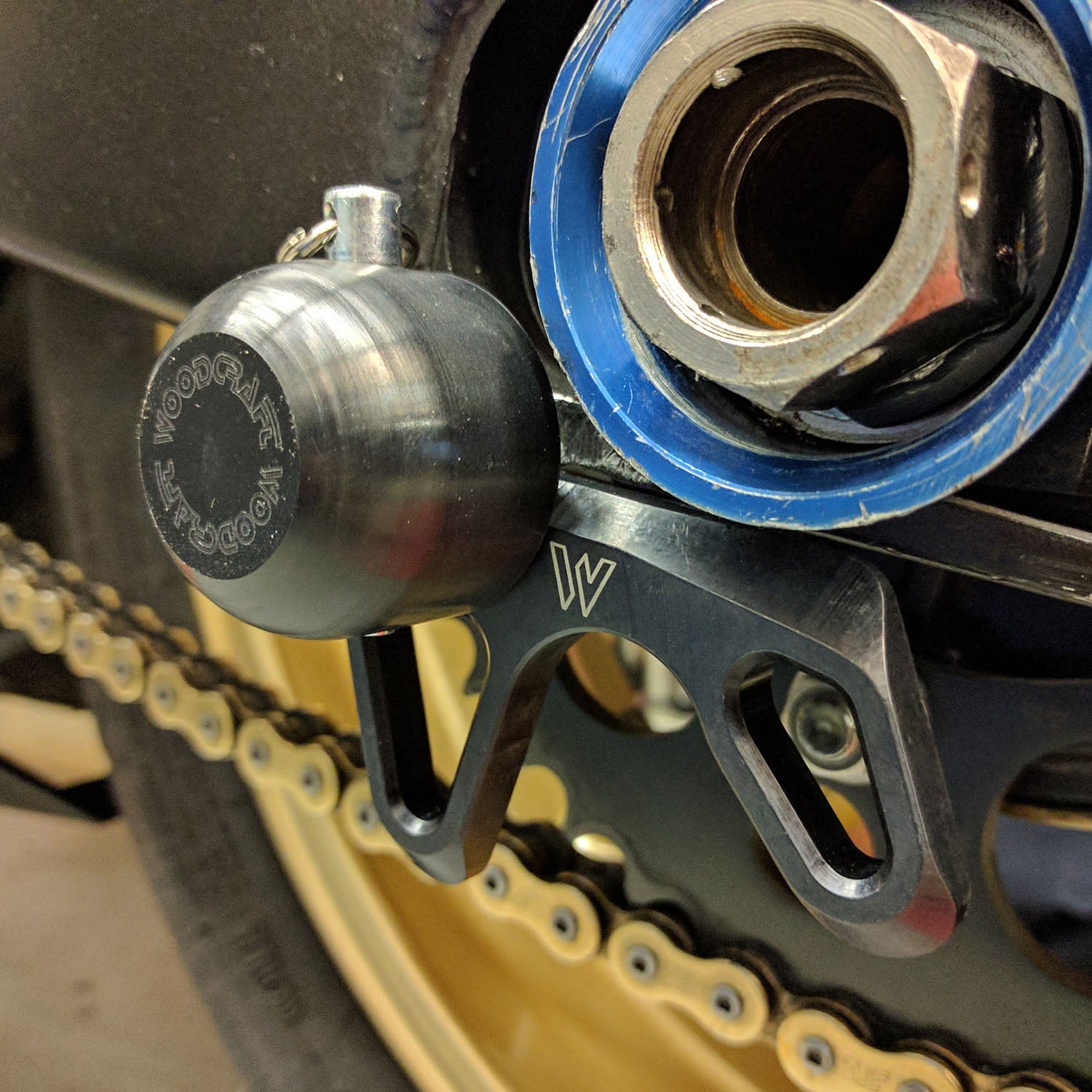 10mm Superbike Motorcycle Lift Pads - Heavy Duty Pair for Ducati, Kawasaki, Yamaha - Perfect for Garage Maintenance & Oil Changes