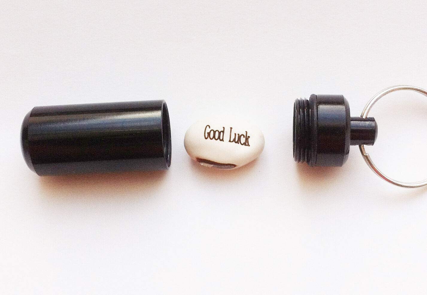 Magia Messaggio Lucky Bean Keychain - Waterproof Black Pill Box & Christmas Gift with Seeds for Good Luck - Perfect for Travel, Home & Office Use